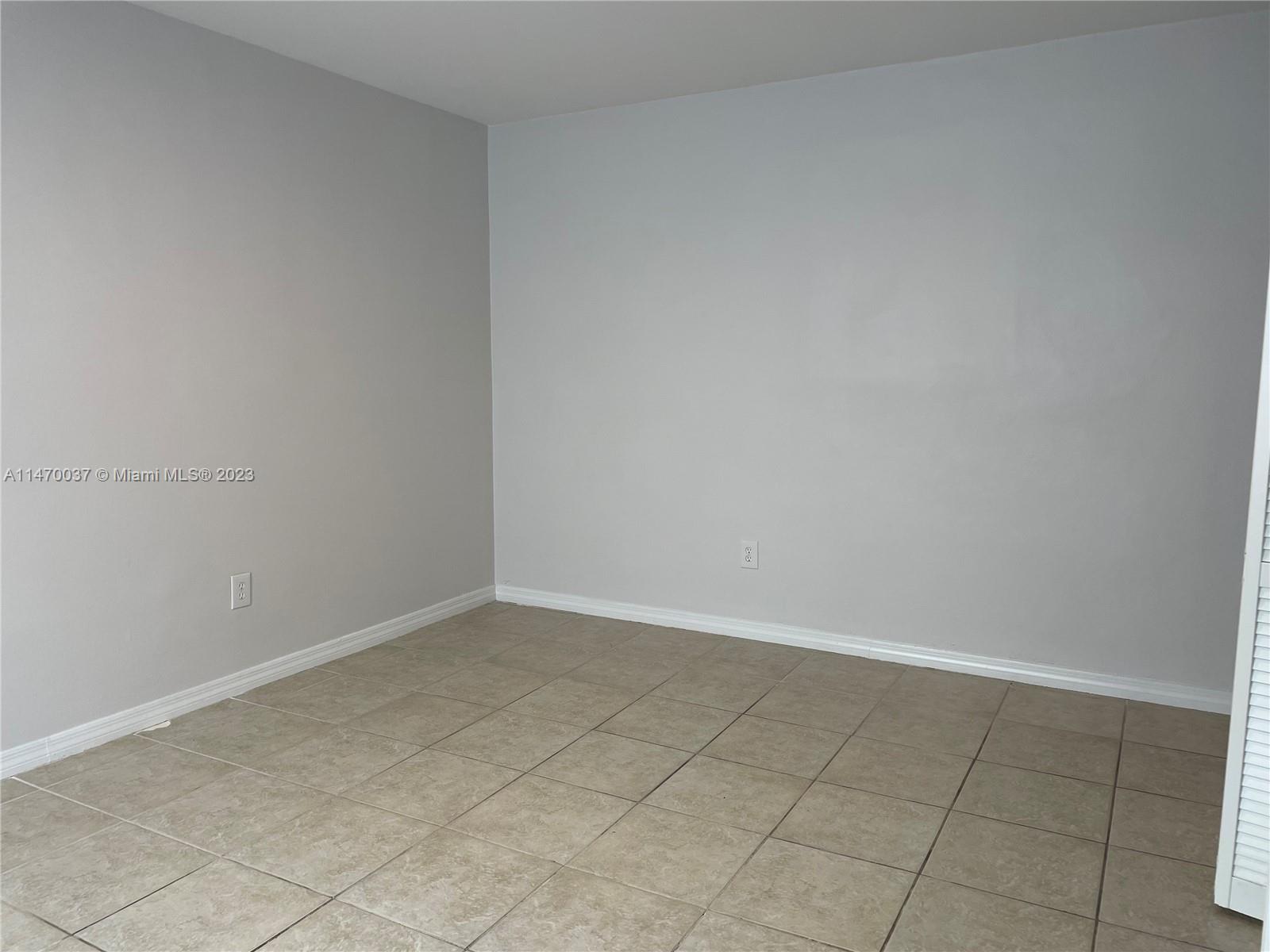 P & S APARTMENTS CONDO - Residential Lease