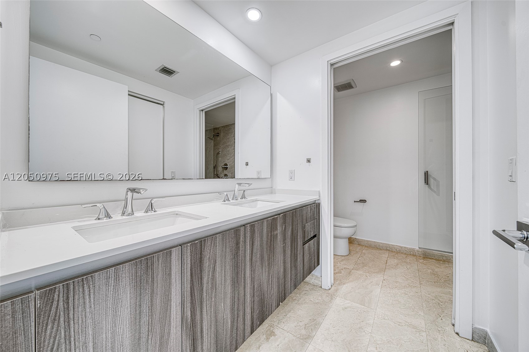 ARIA ON THE BAY CONDO - Residential Lease