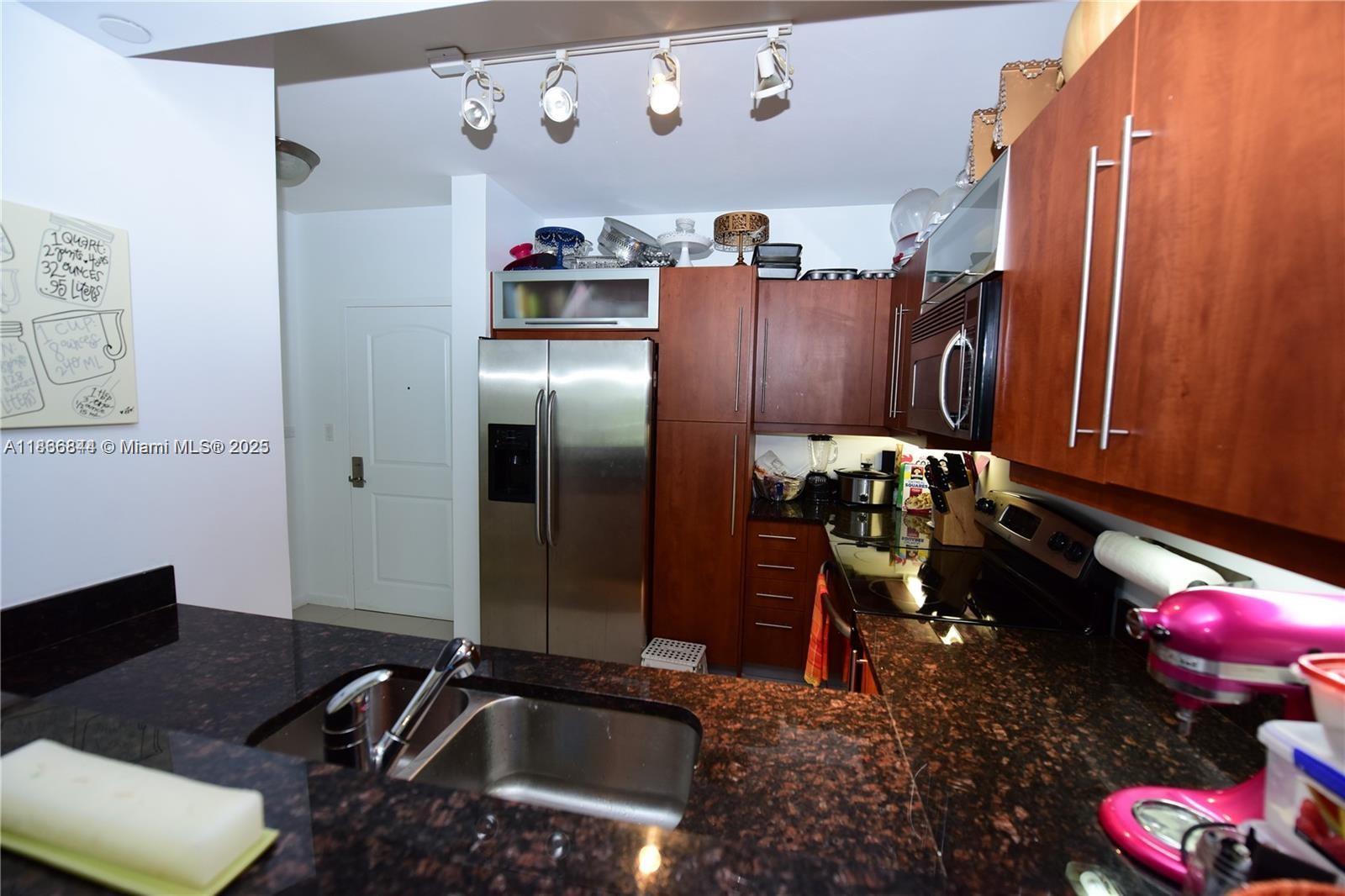 TOSCANO CONDO - Residential