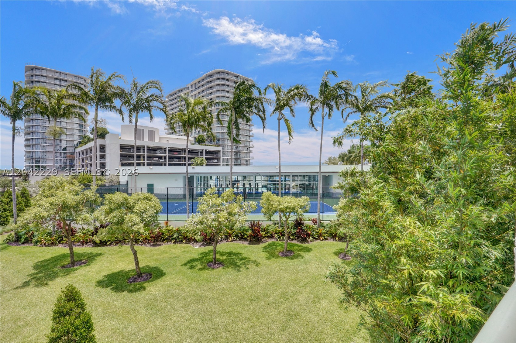 THE OAKS I CONDO - Residential