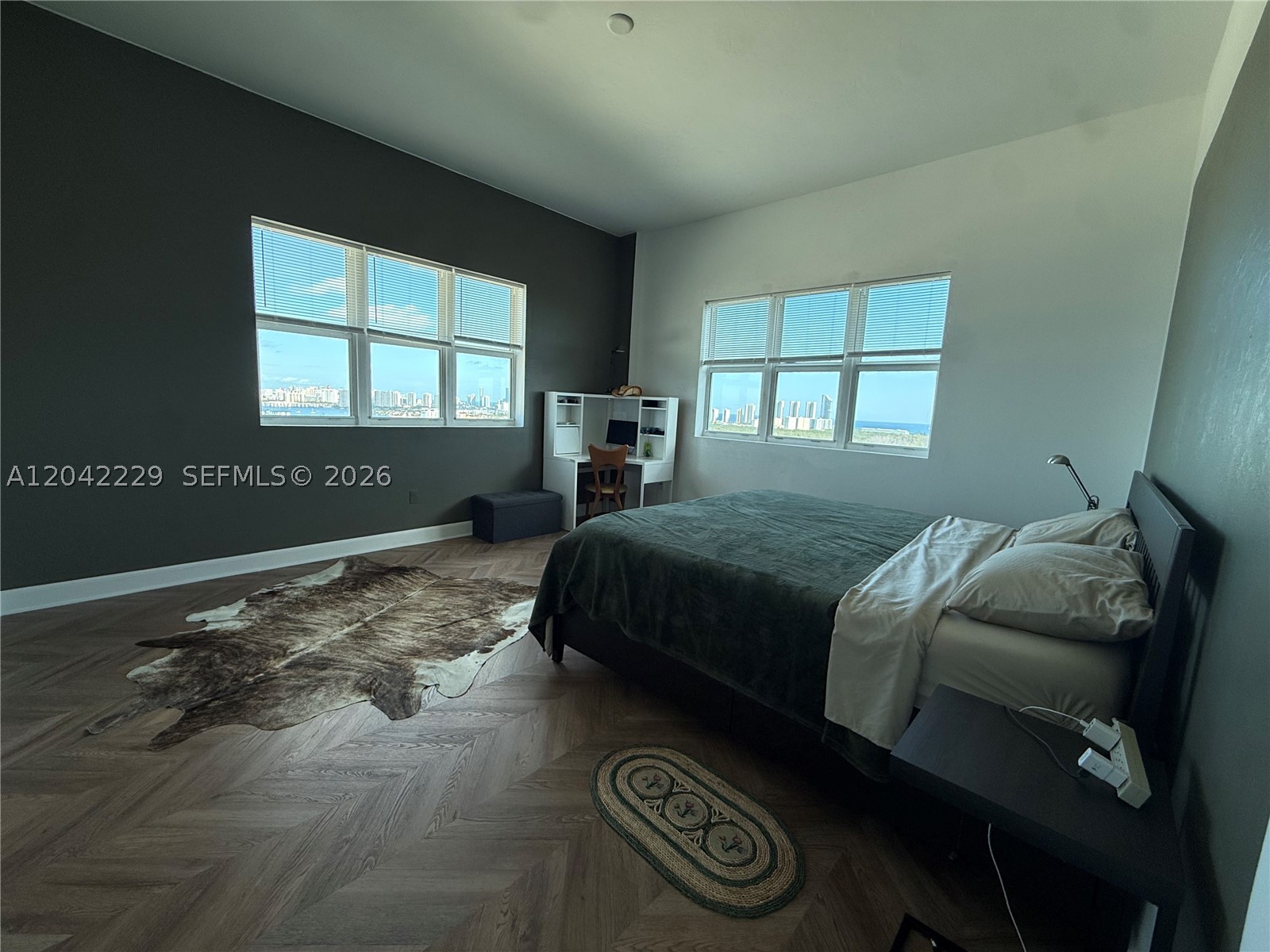THE OAKS I CONDO - Residential