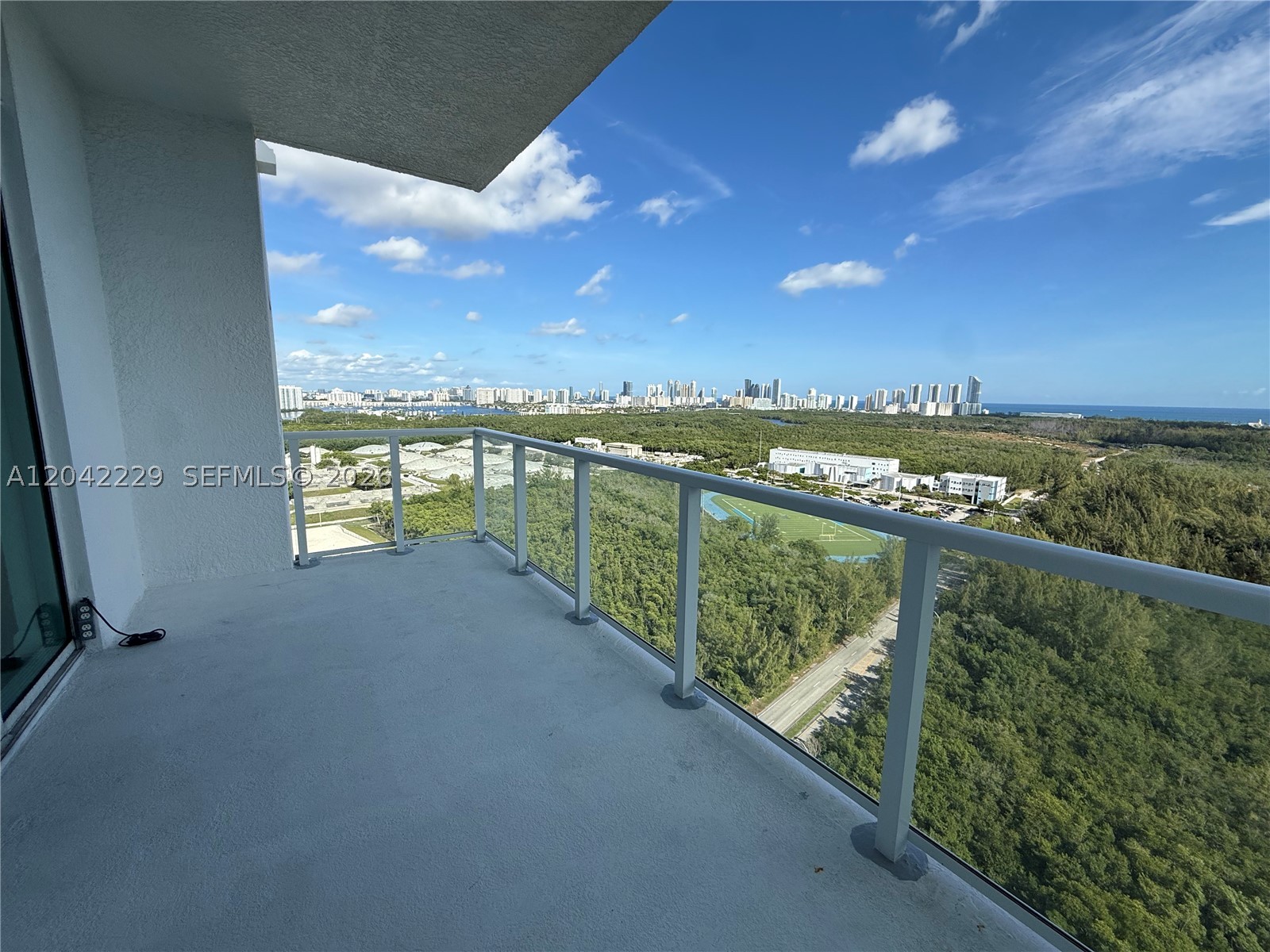 THE OAKS I CONDO - Residential