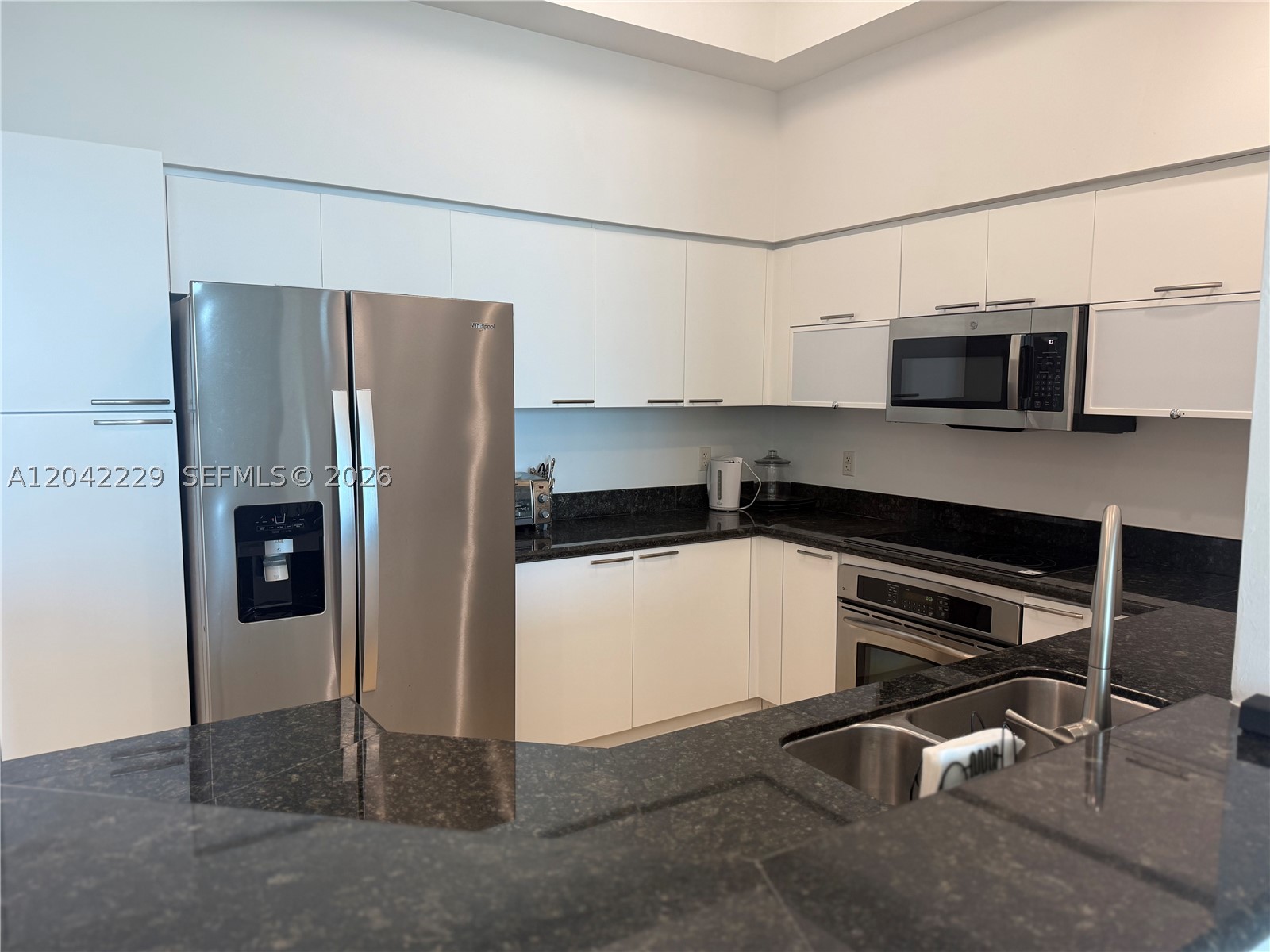 THE OAKS I CONDO - Residential