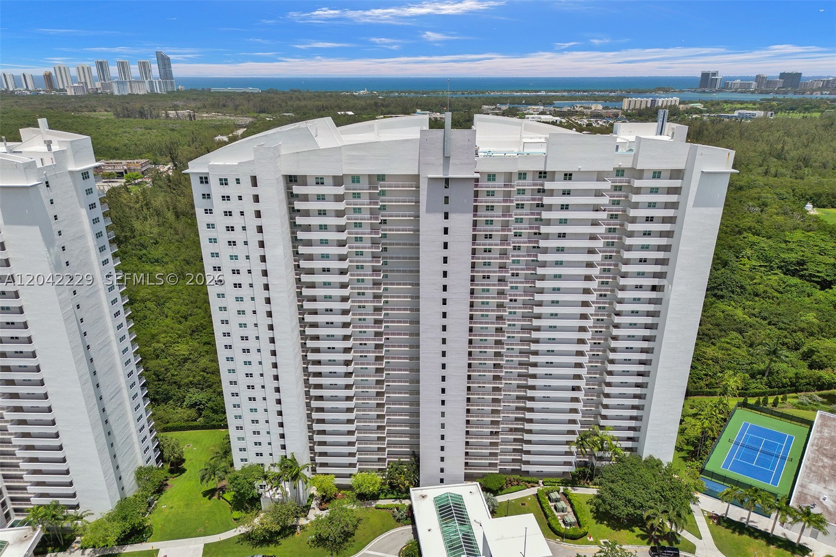 THE OAKS I CONDO - Residential