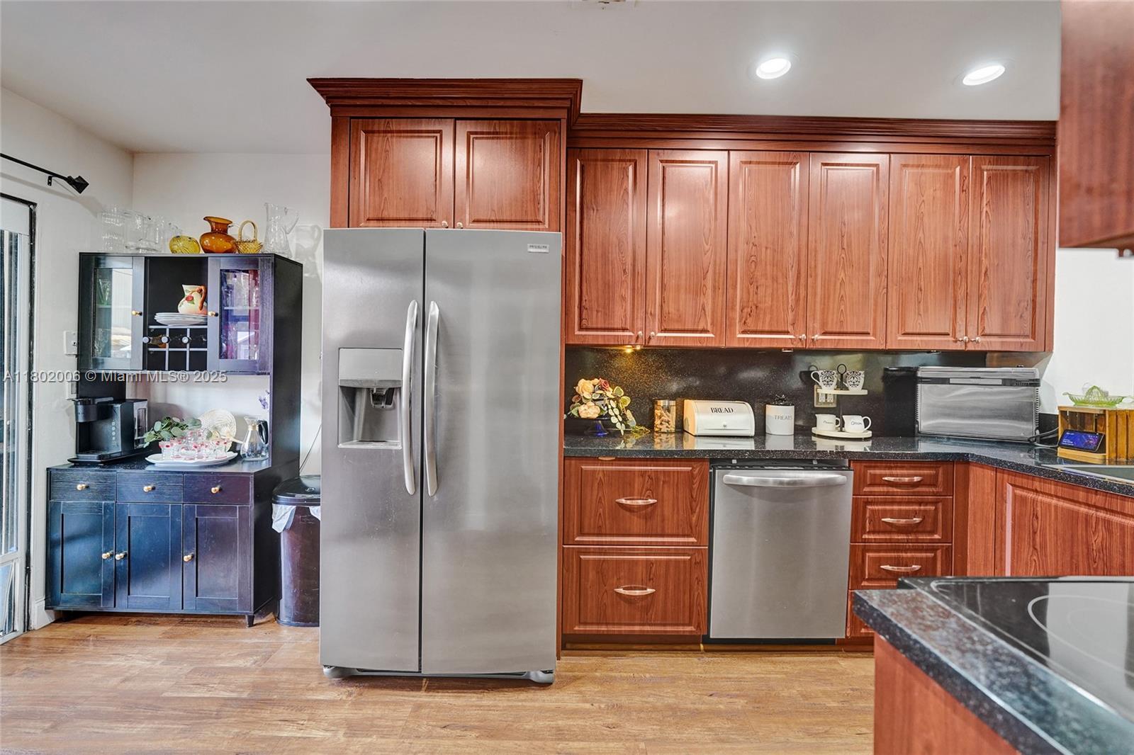 ARROWHEAD GOLF & TENNIS C - Residential