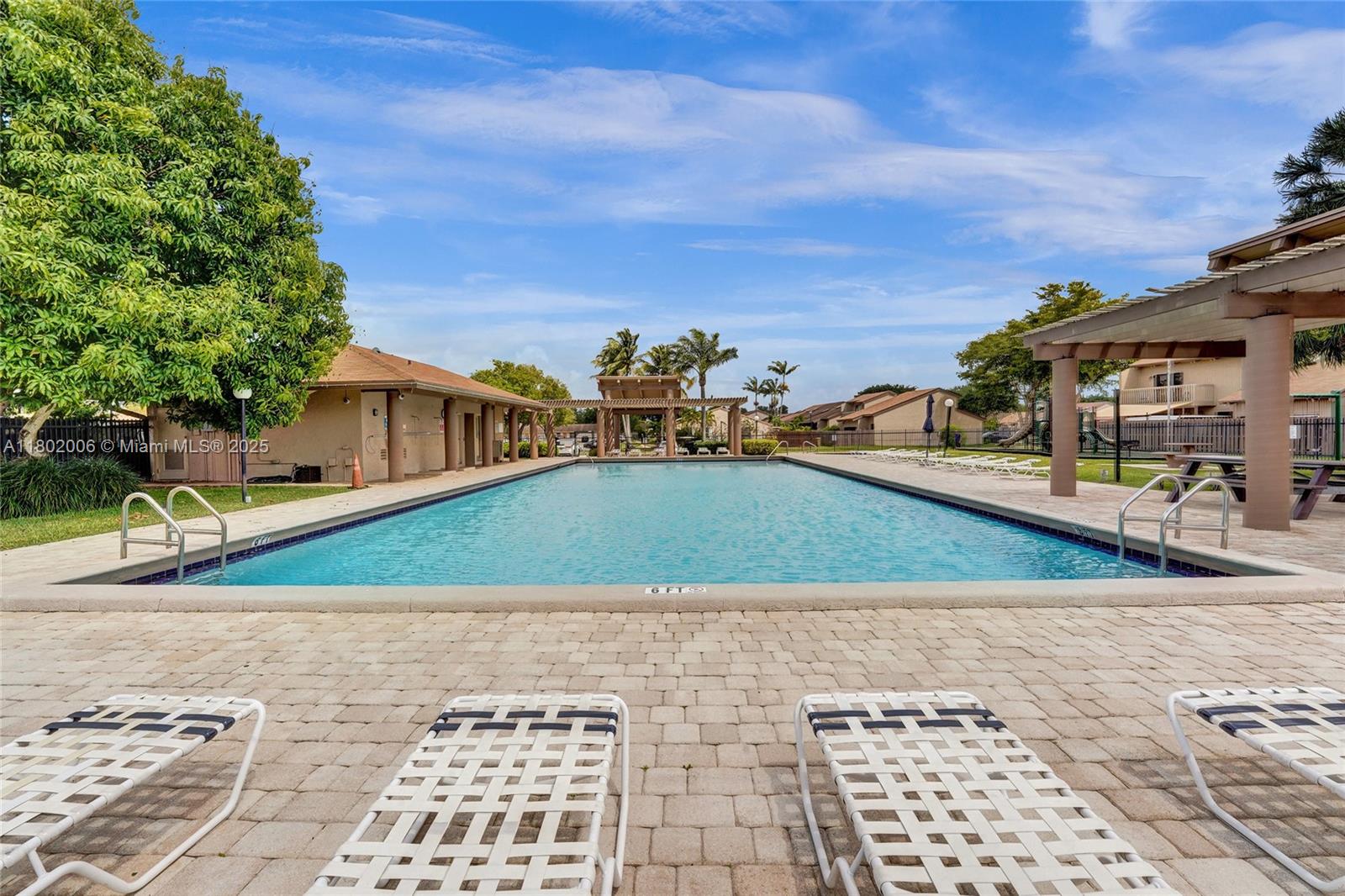 ARROWHEAD GOLF & TENNIS C - Residential