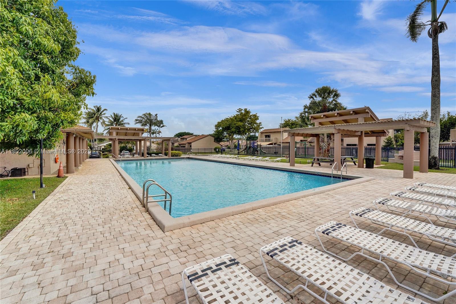 ARROWHEAD GOLF & TENNIS C - Residential