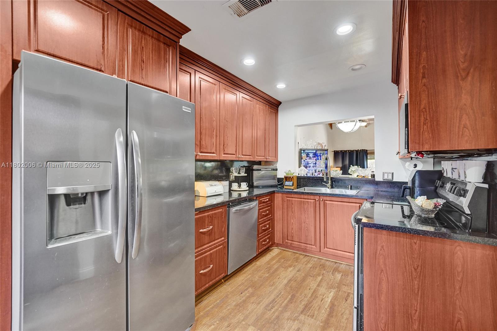 ARROWHEAD GOLF & TENNIS C - Residential