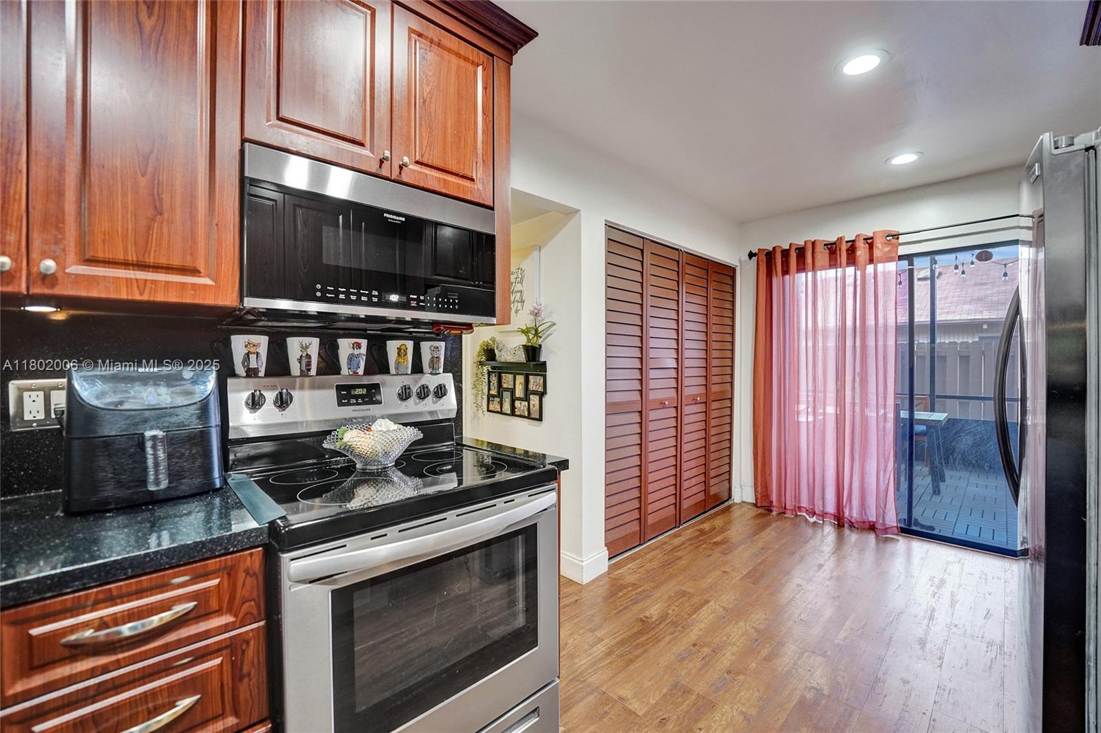 ARROWHEAD GOLF & TENNIS C - Residential