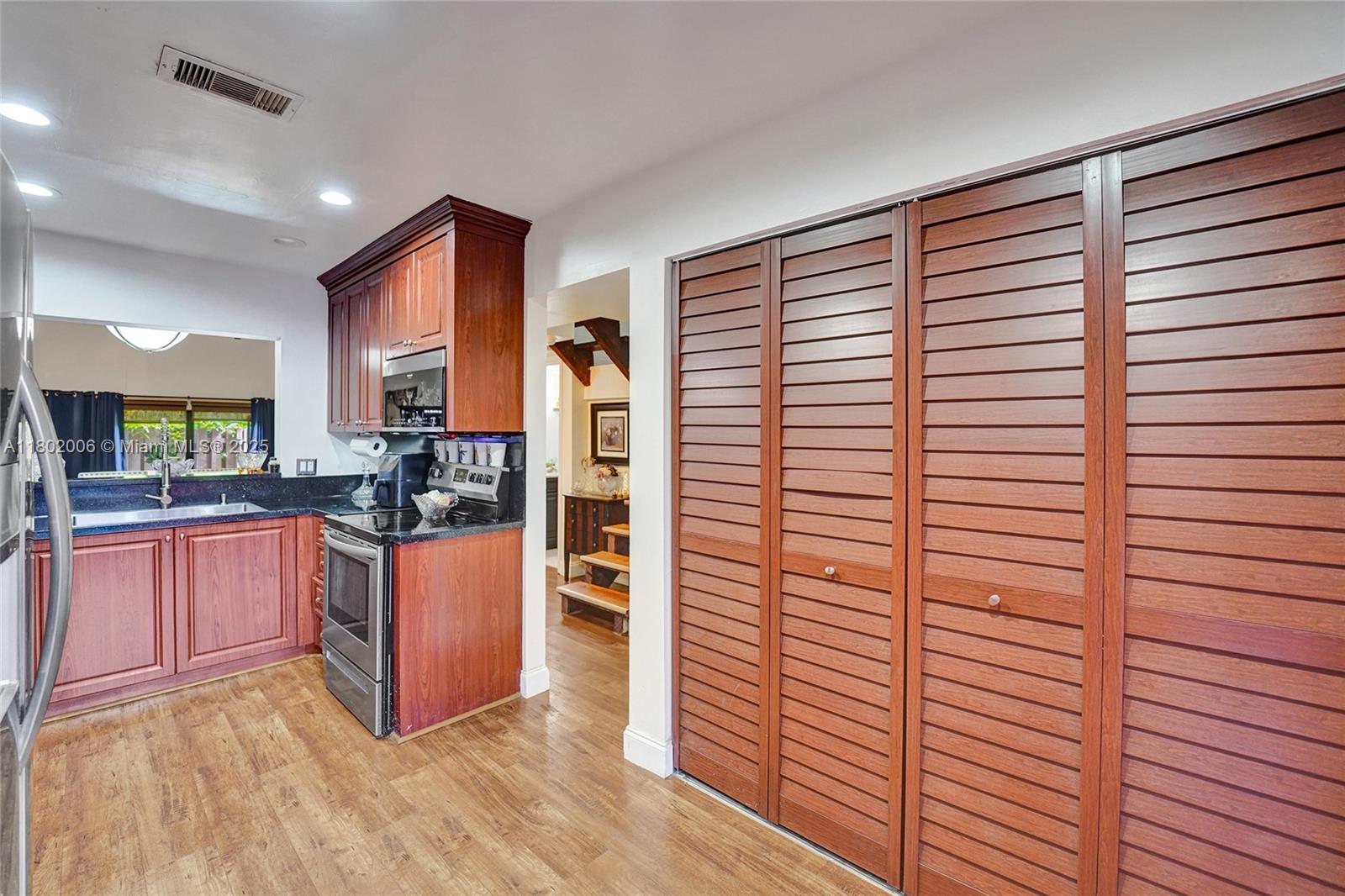 ARROWHEAD GOLF & TENNIS C - Residential