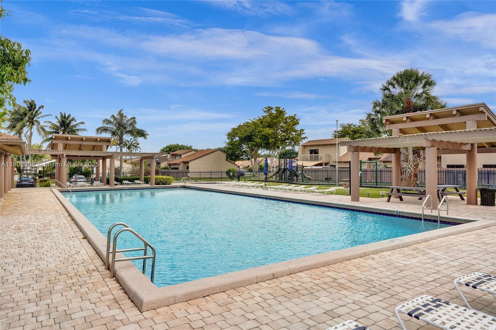 ARROWHEAD GOLF & TENNIS C - Residential