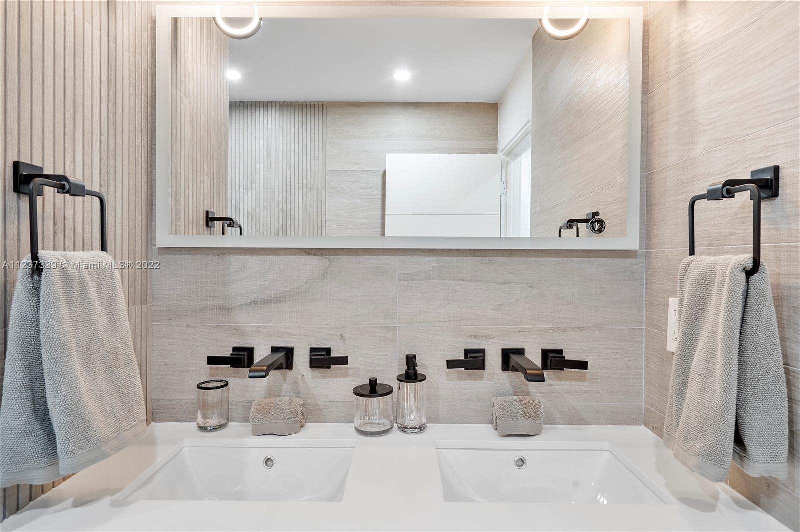RONEY PALACE CONDO - Residential Lease