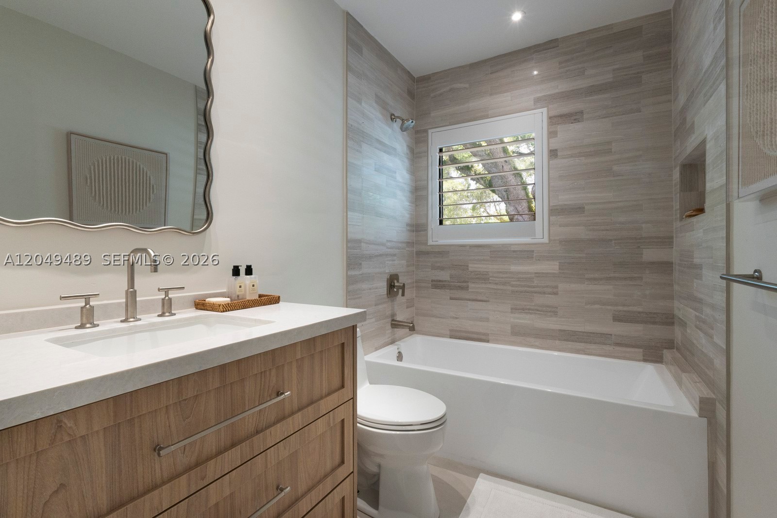 C GABLES RIVIERA SEC 12 - Residential Lease