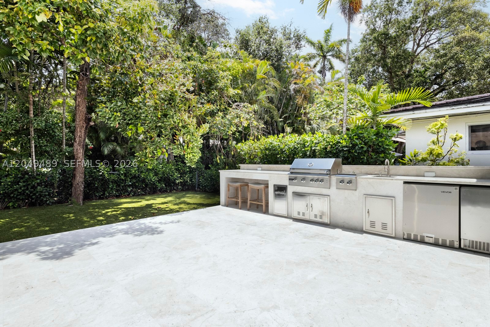 C GABLES RIVIERA SEC 12 - Residential Lease