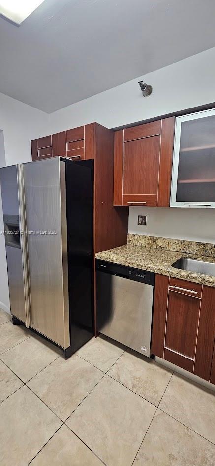 PARC CENTRAL AVENTURA SOU - Residential Lease