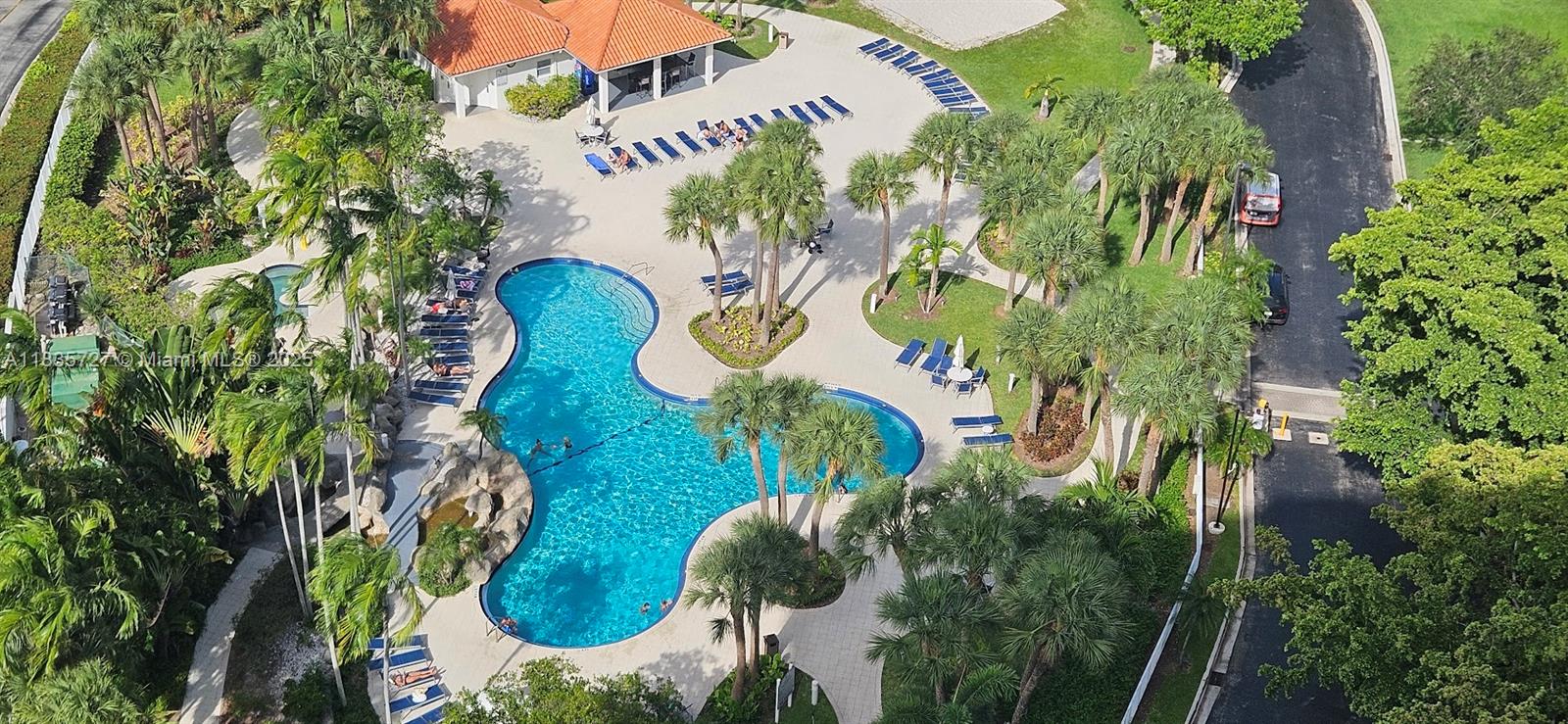 PARC CENTRAL AVENTURA SOU - Residential Lease