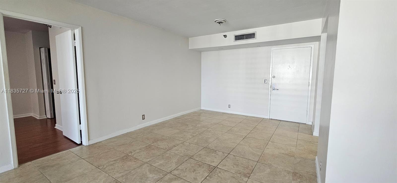 PARC CENTRAL AVENTURA SOU - Residential Lease