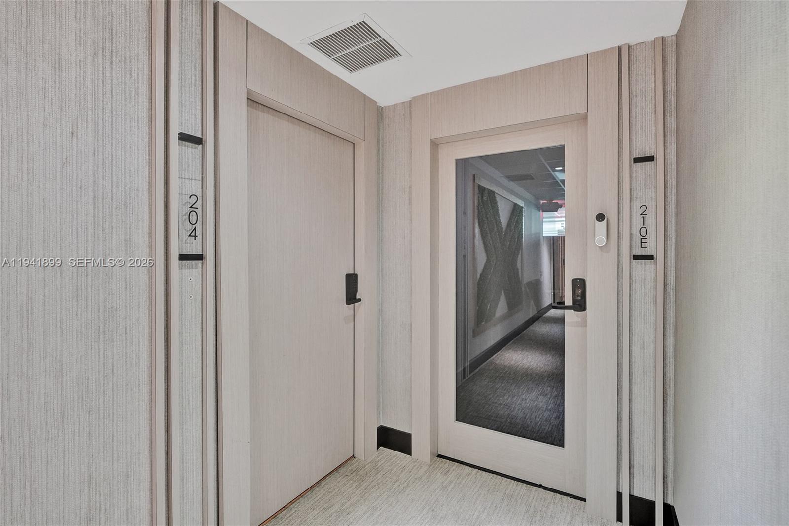 OFFICE SUITE FOR RENT LOCATED IN THE HEART OF BRICKELL. CORNER UNIT WITH LOTS OF NATURAL LIGHT,
SECURITY AND VALET PARKING AVAILABLE. COMBINED SIZE IS 787 SQFT WITH ELECTRICITY AND CLEANING
INCLUDED IN THE PRICE. PARKING SPACES AVAILABLE AT AN ADDITIONAL COST OF $150 DOLLARS PER MONTH
PER SPACE THROUGH THE ASSOCIATION