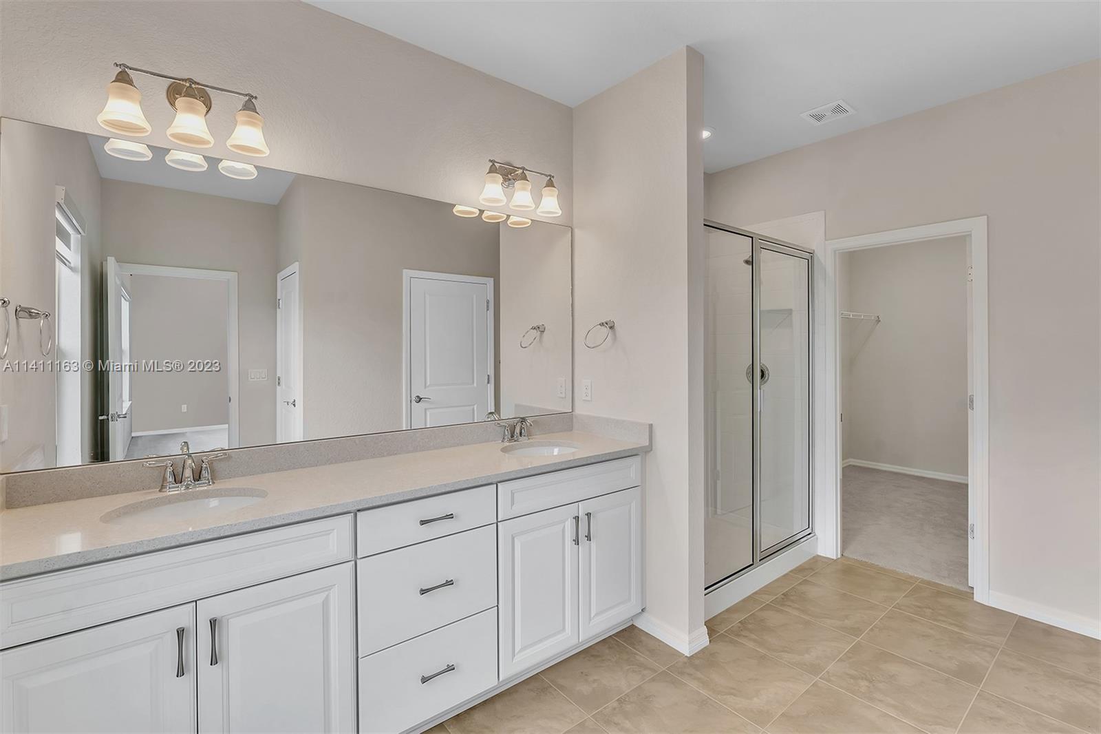 HILLCREST COUNTRY CLUB SO - Residential Lease