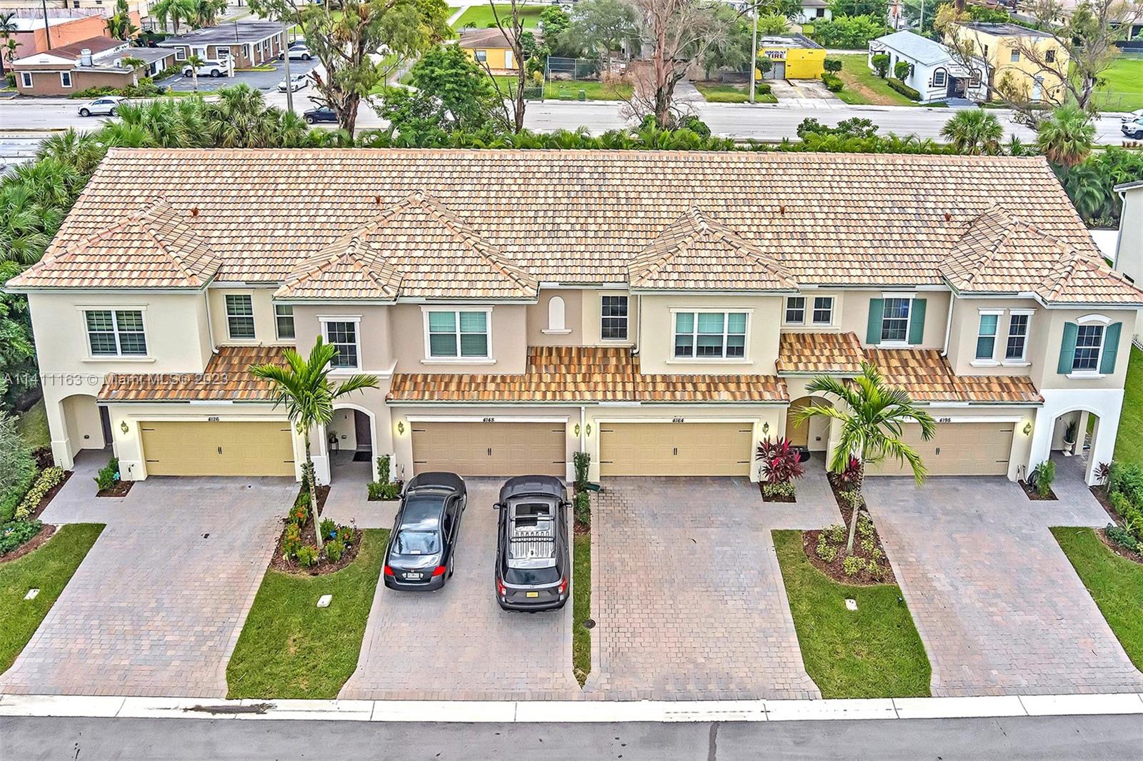 HILLCREST COUNTRY CLUB SO - Residential Lease