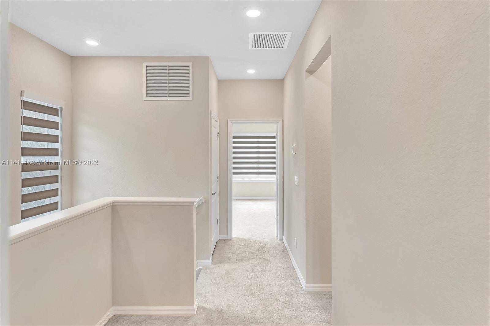 HILLCREST COUNTRY CLUB SO - Residential Lease