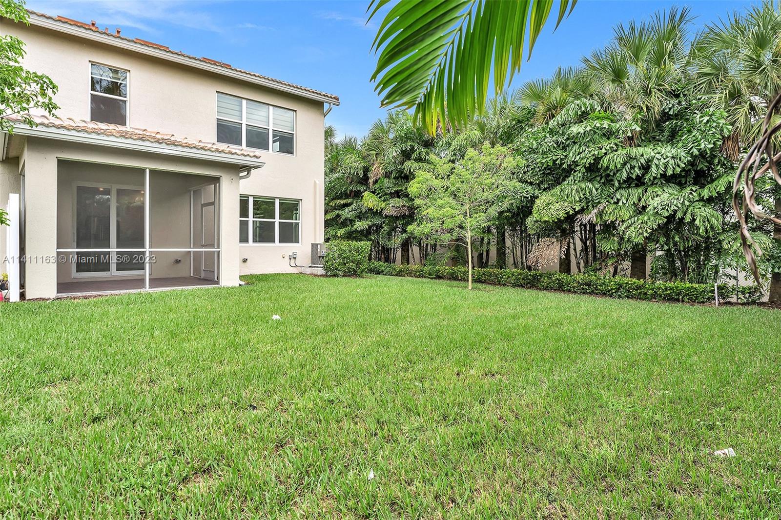 HILLCREST COUNTRY CLUB SO - Residential Lease