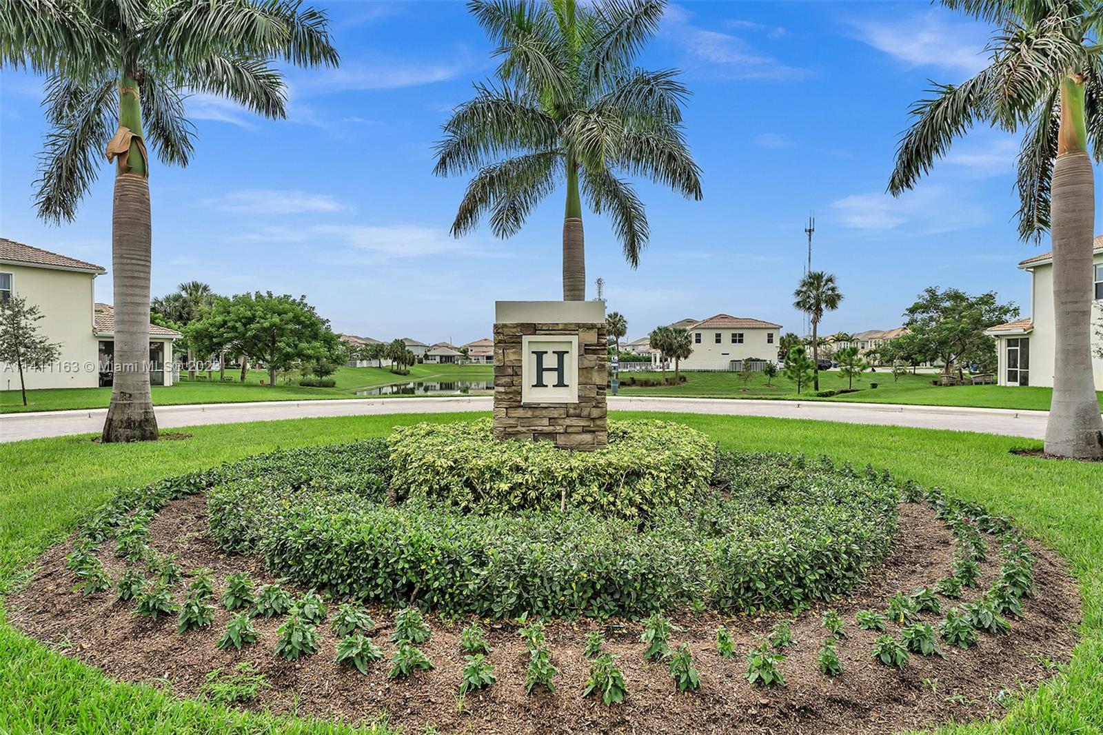 HILLCREST COUNTRY CLUB SO - Residential Lease