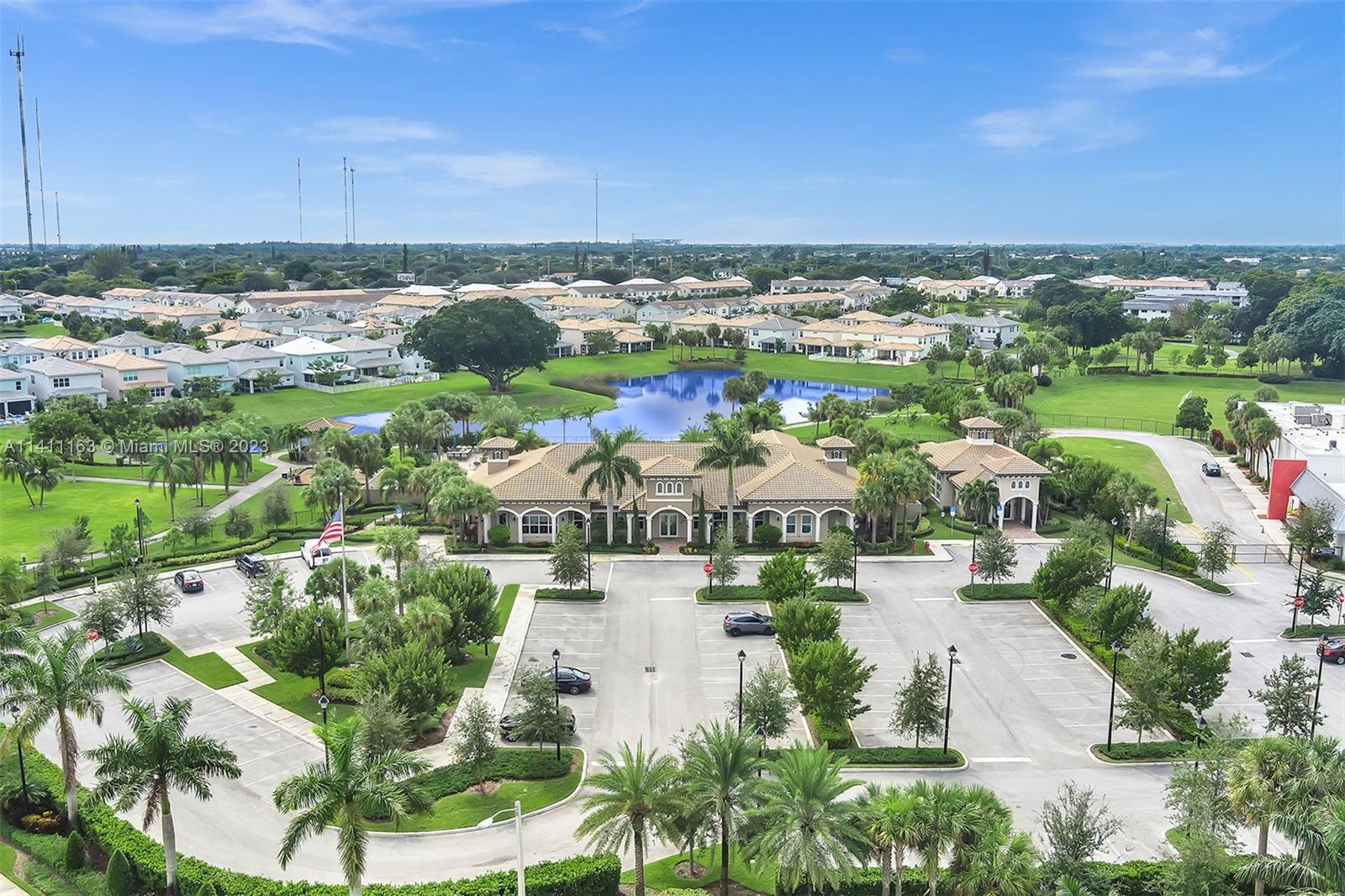 HILLCREST COUNTRY CLUB SO - Residential Lease