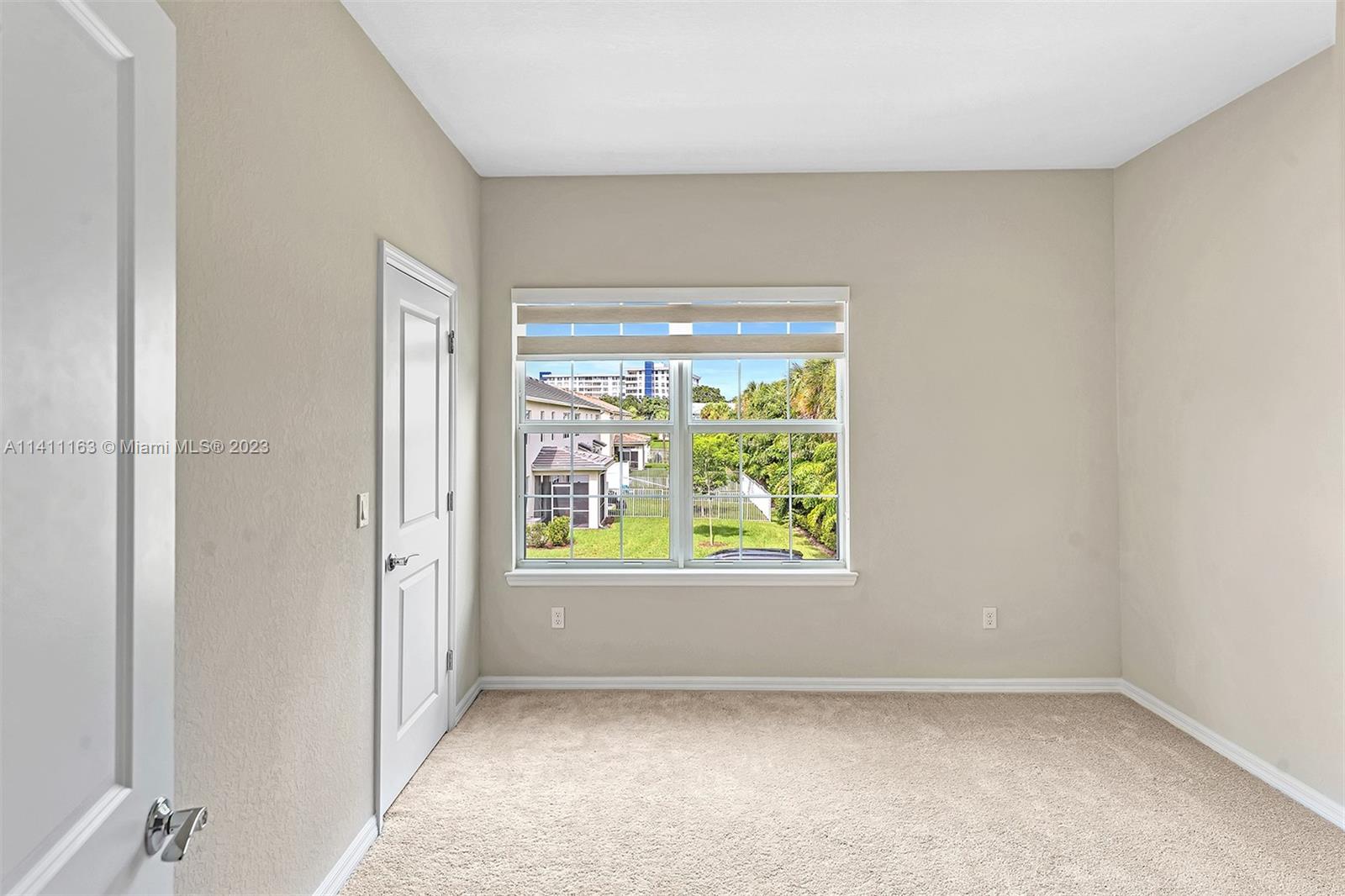 HILLCREST COUNTRY CLUB SO - Residential Lease