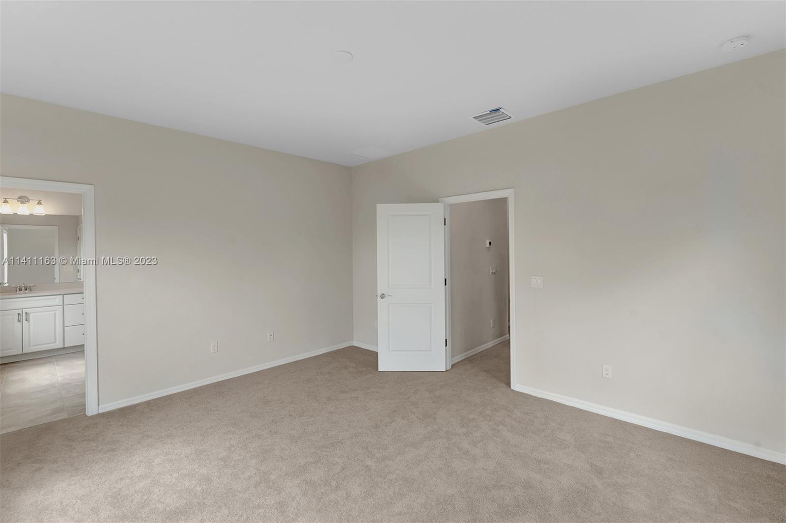 HILLCREST COUNTRY CLUB SO - Residential Lease