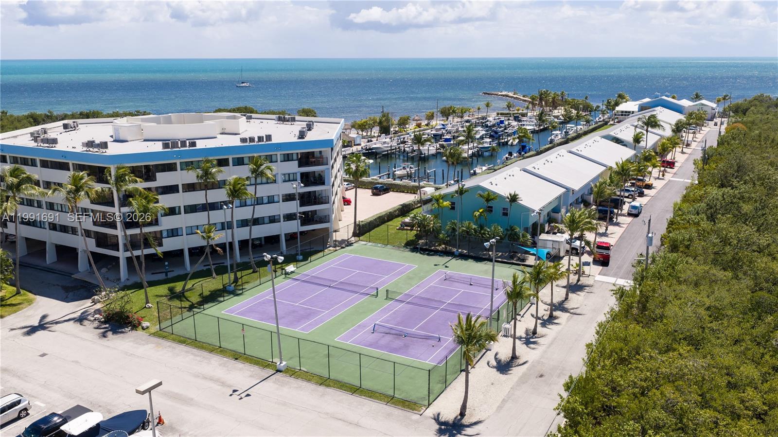KAWAMA YACHT CLUB - Residential