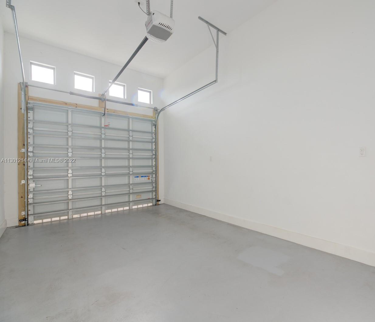 CORAL GATE SEC D - Residential Lease