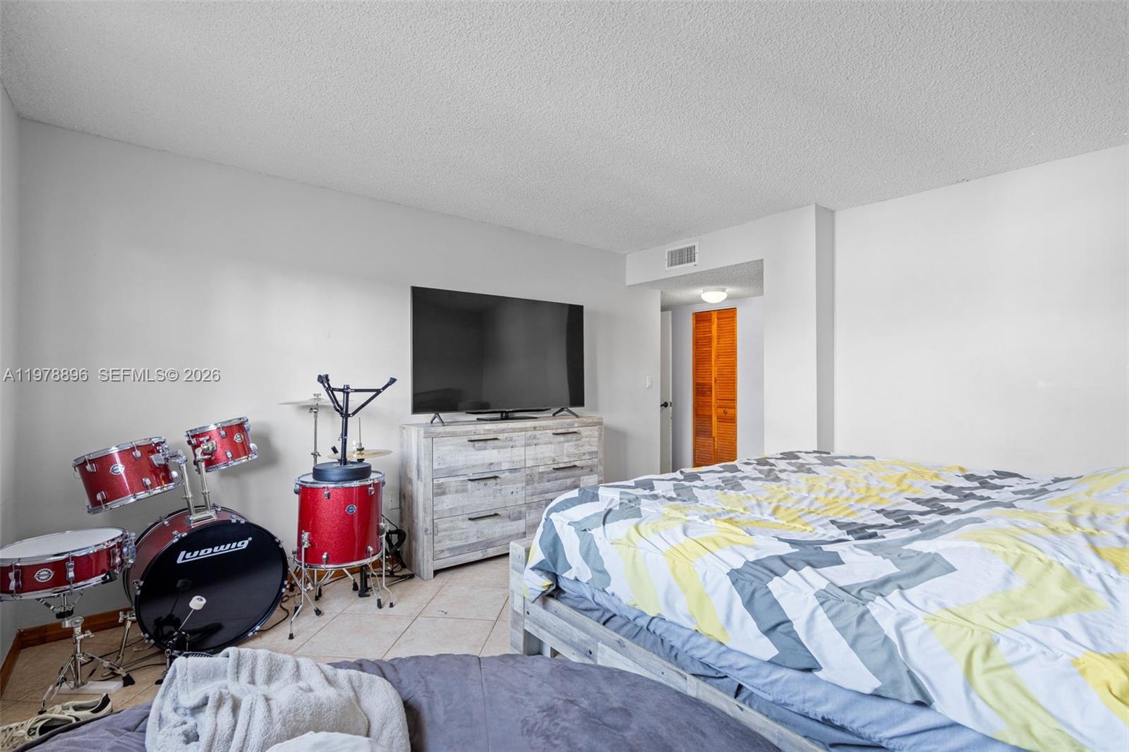 PARKVIEW PLAZA CONDO - Residential
