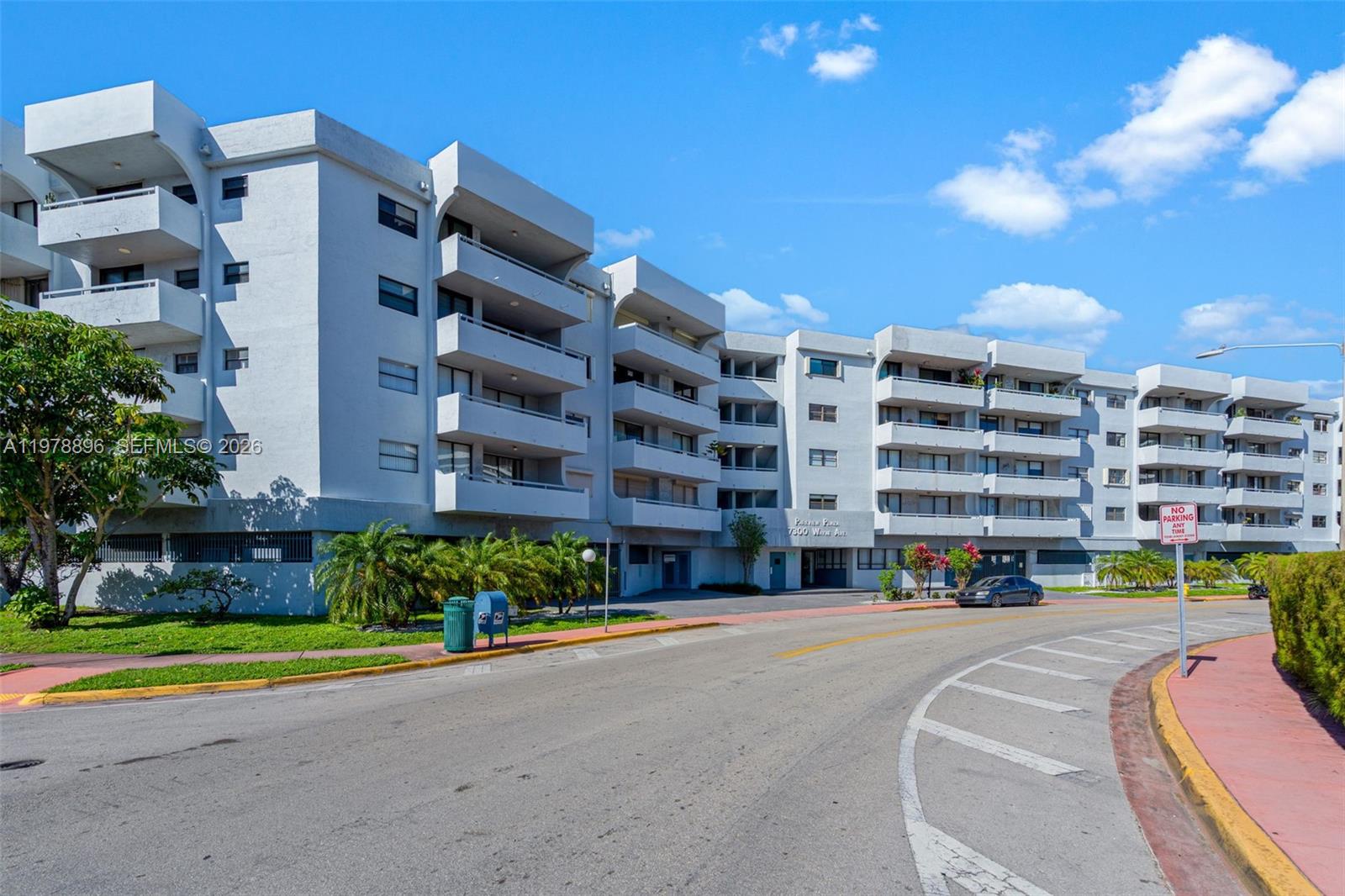 PARKVIEW PLAZA CONDO - Residential