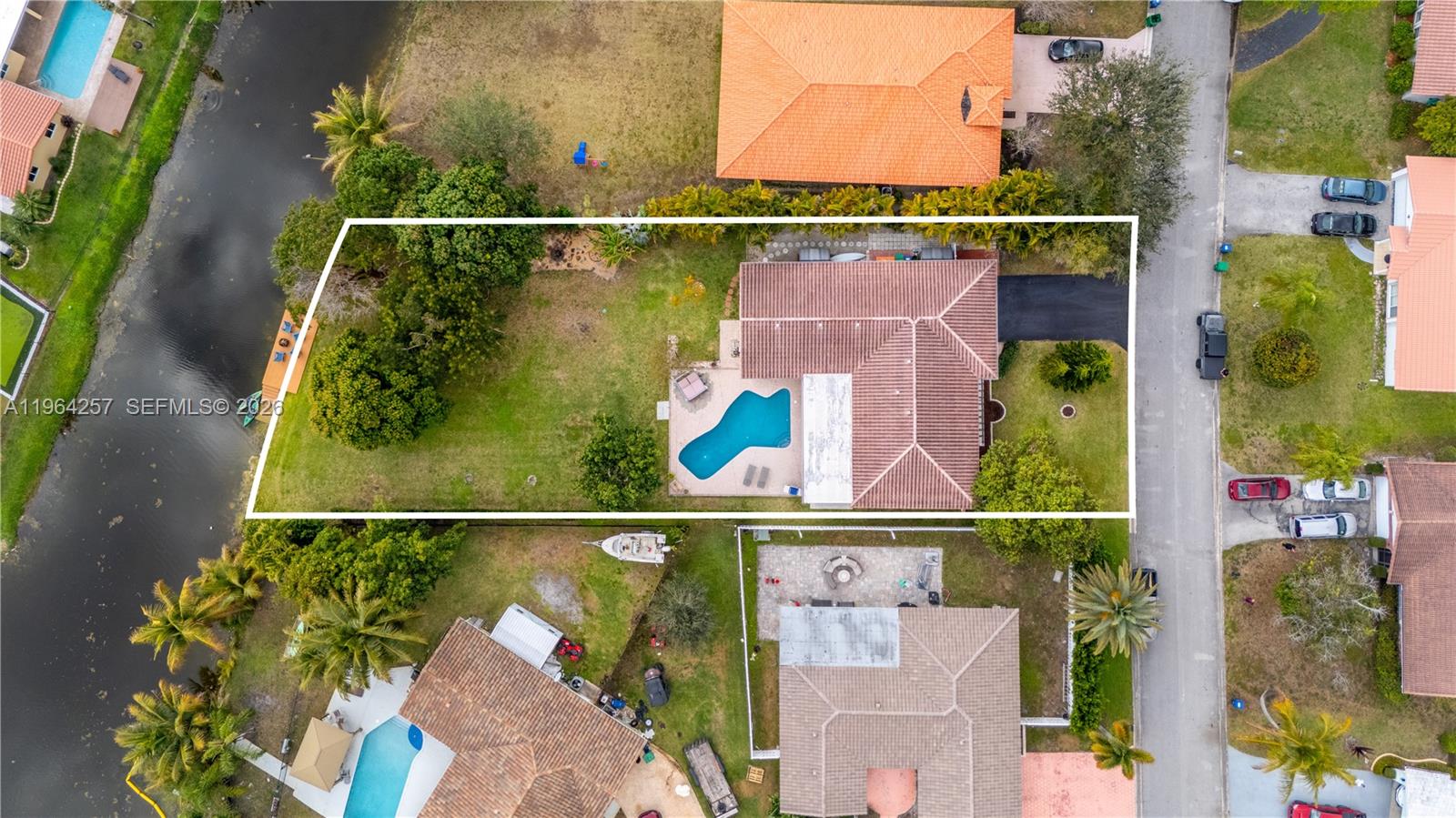 CORAL SPRINGS COUNTRY CLU - Residential
