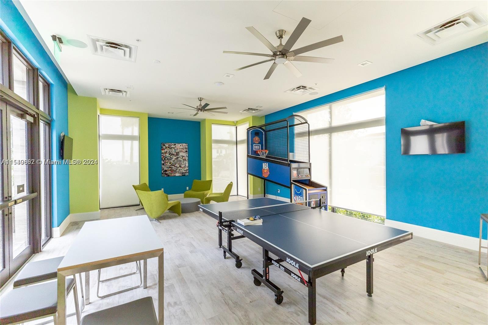 DOWNTOWN DORAL SOUTH PHAS - Residential Lease