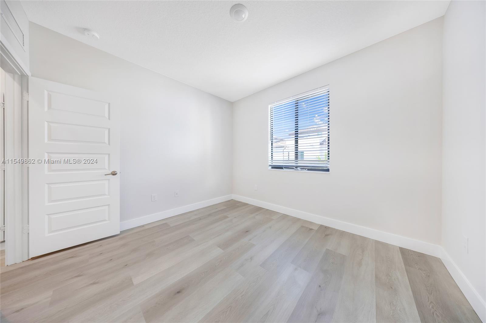 DOWNTOWN DORAL SOUTH PHAS - Residential Lease