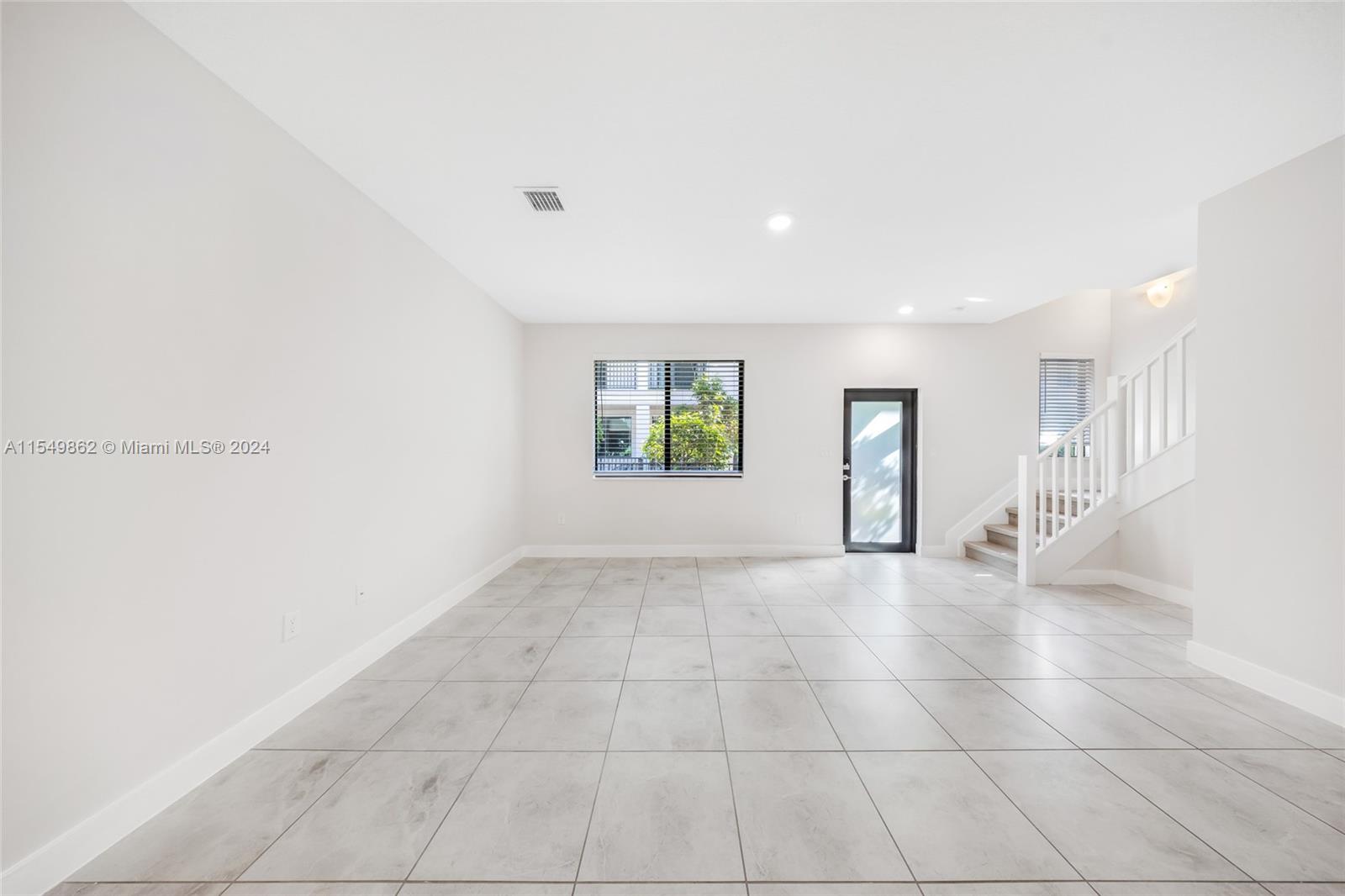 DOWNTOWN DORAL SOUTH PHAS - Residential Lease
