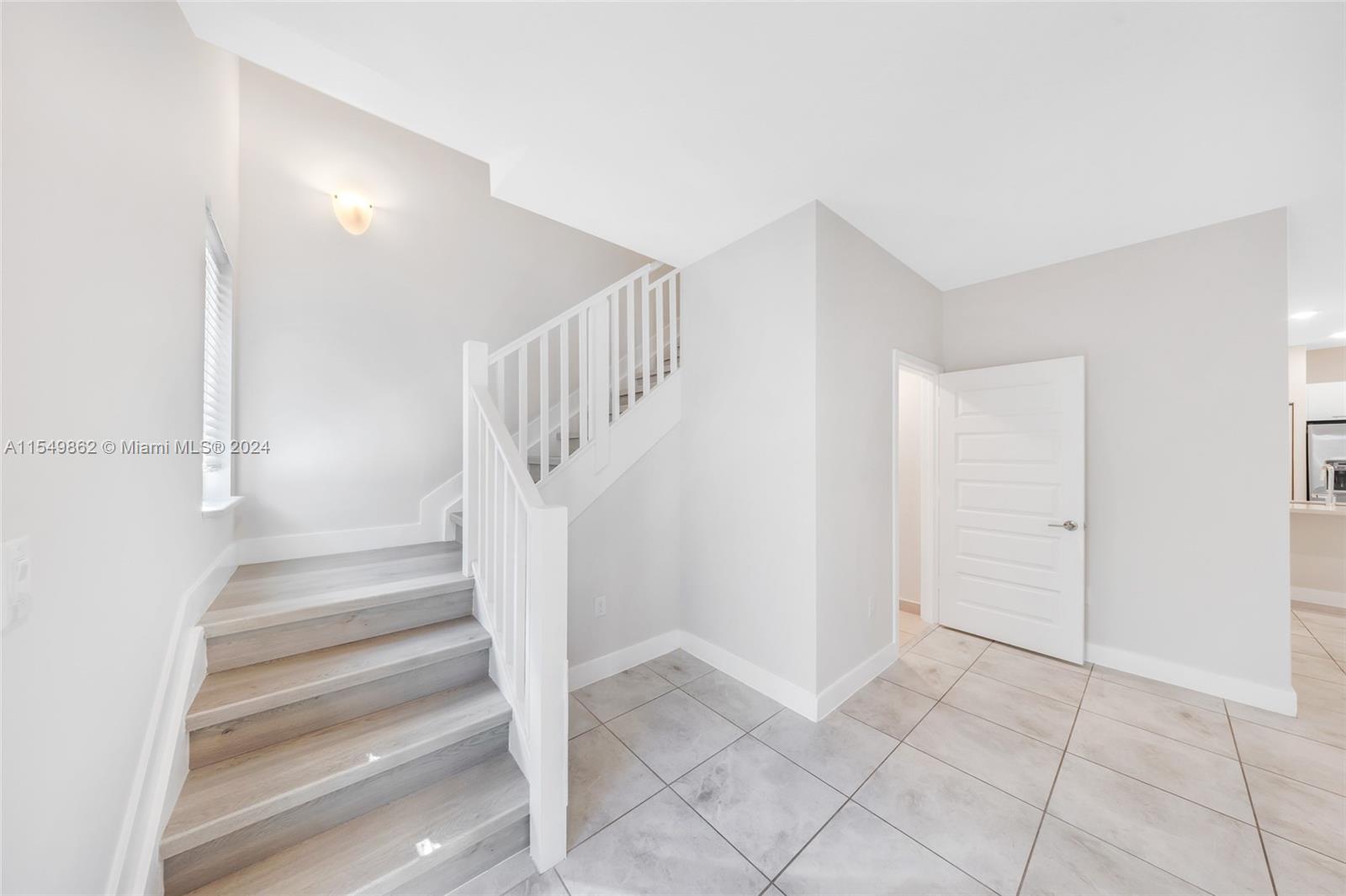 DOWNTOWN DORAL SOUTH PHAS - Residential Lease