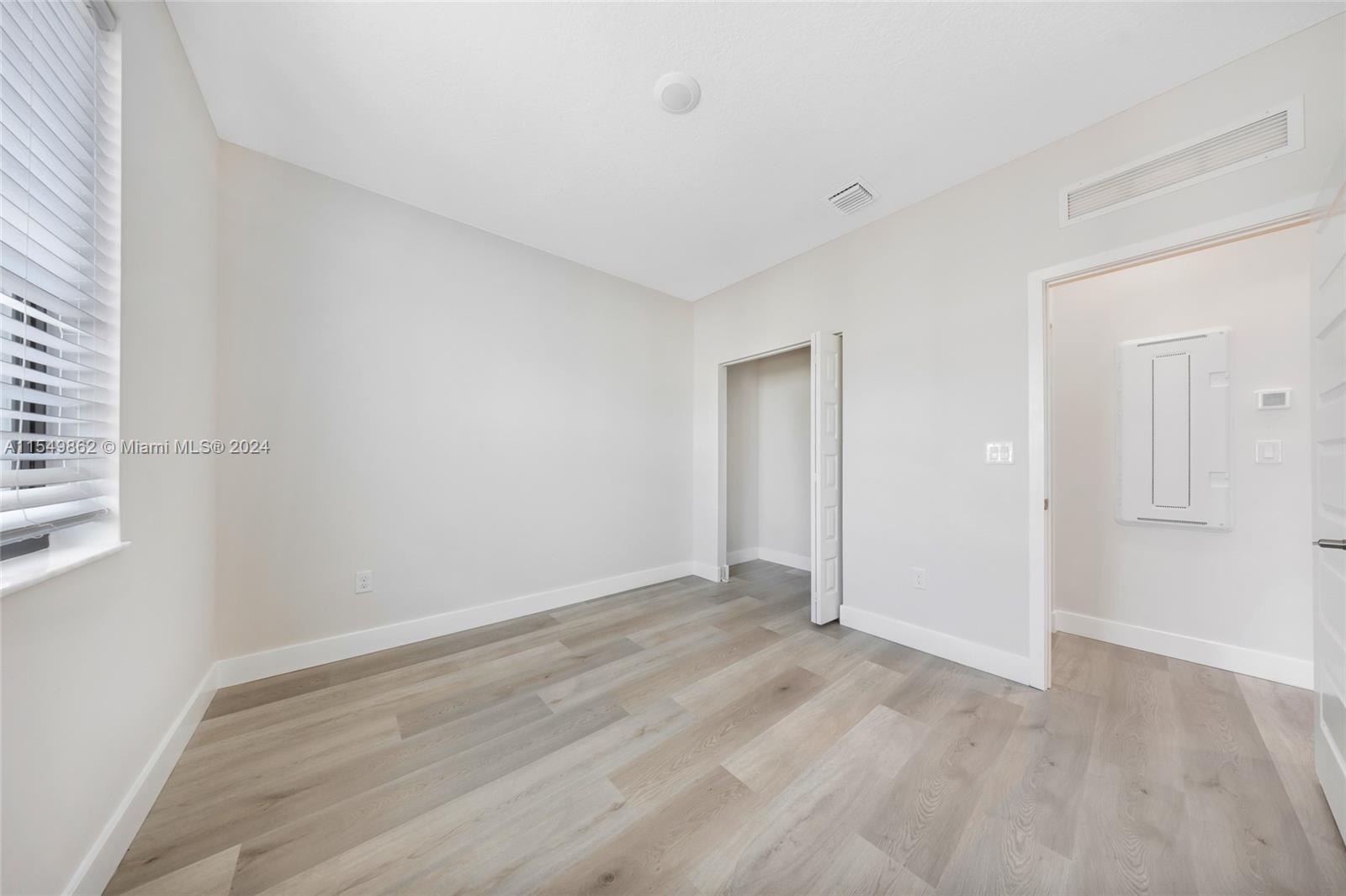 DOWNTOWN DORAL SOUTH PHAS - Residential Lease