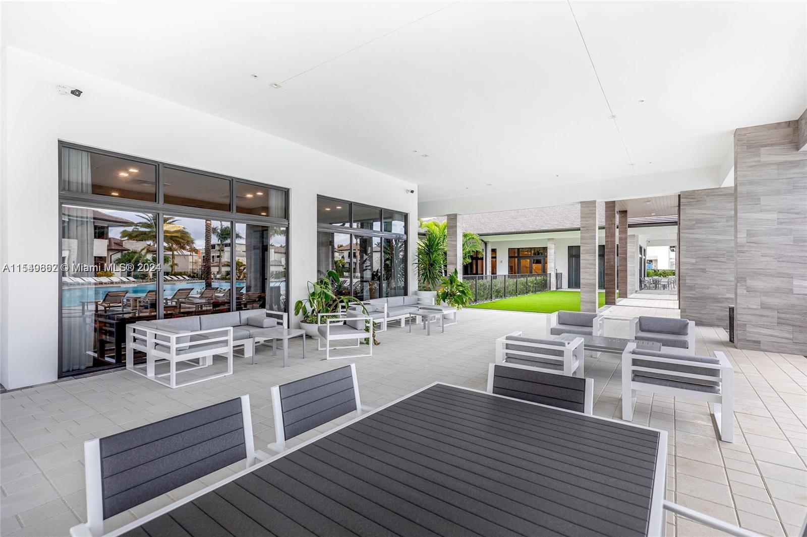 DOWNTOWN DORAL SOUTH PHAS - Residential Lease