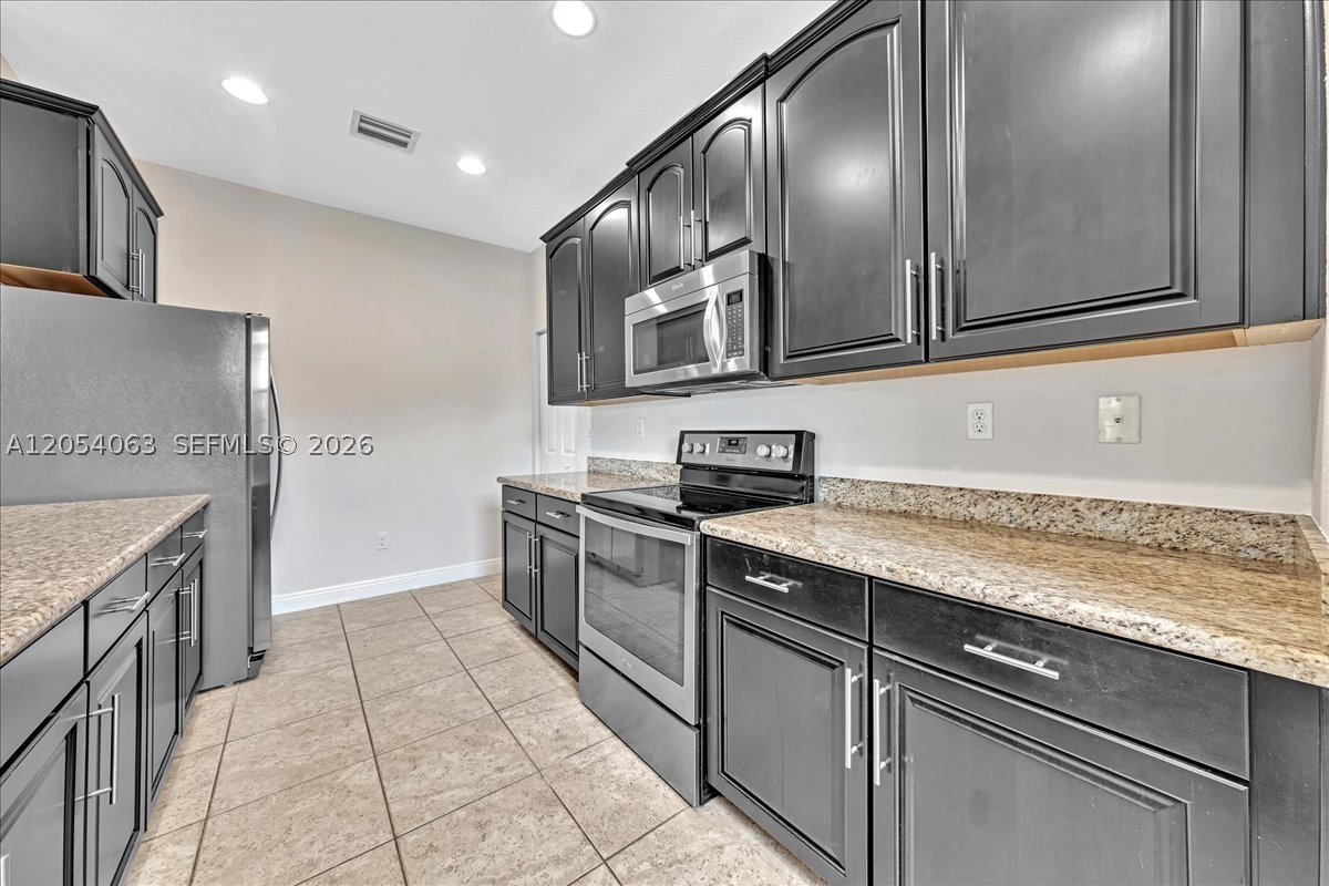 COBBLESTONE II - Residential Lease