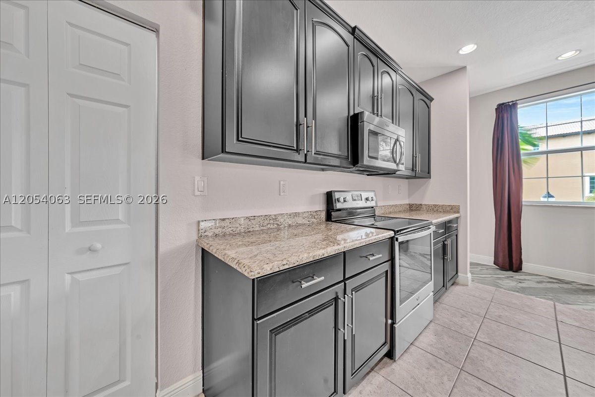 COBBLESTONE II - Residential Lease