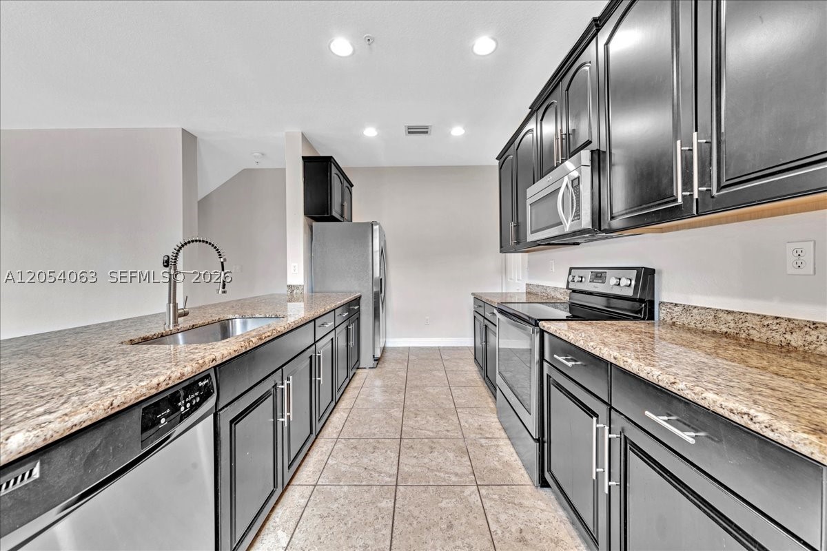 COBBLESTONE II - Residential Lease