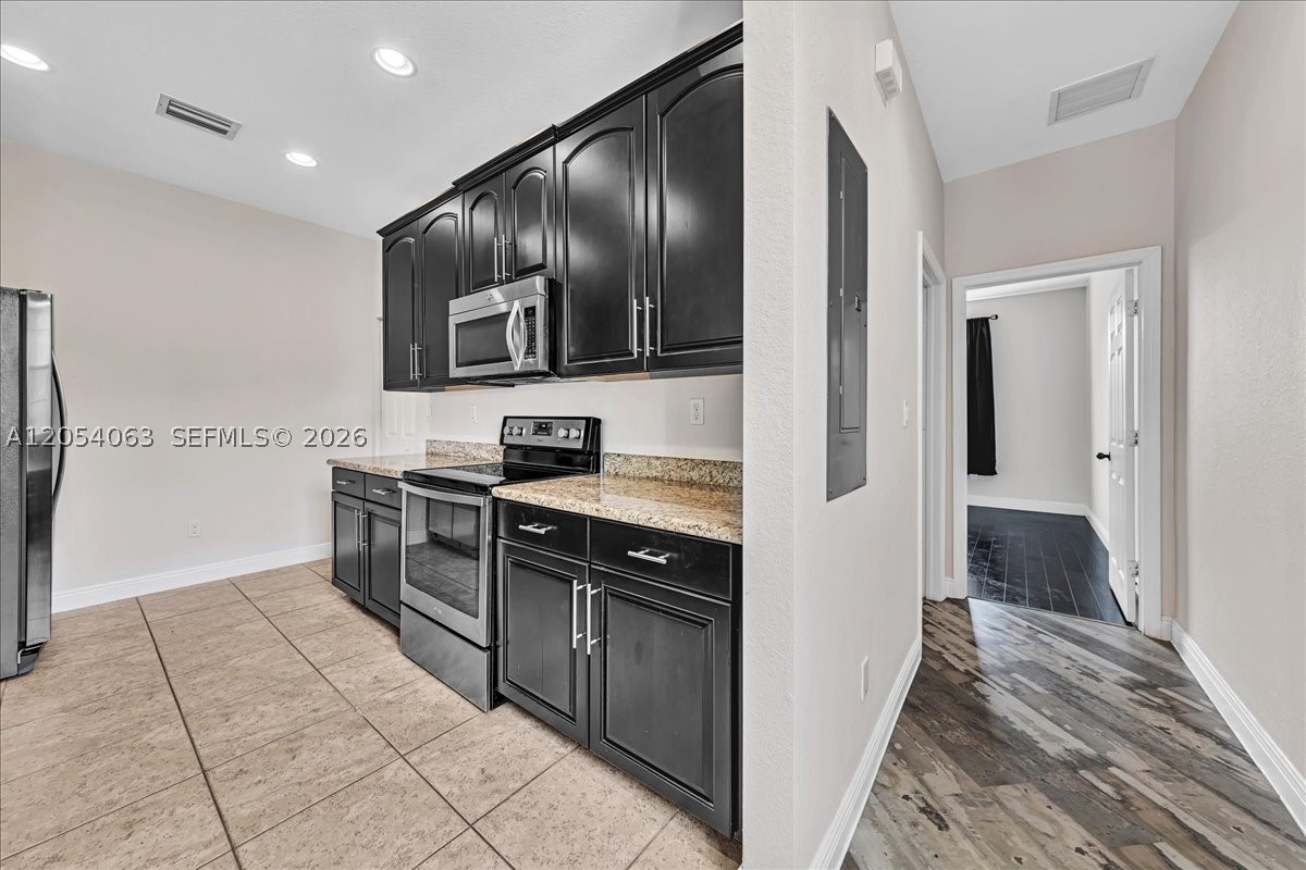 COBBLESTONE II - Residential Lease