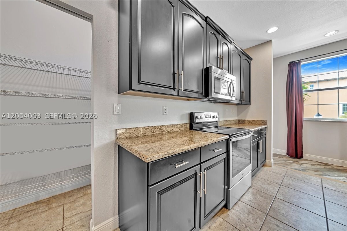 COBBLESTONE II - Residential Lease