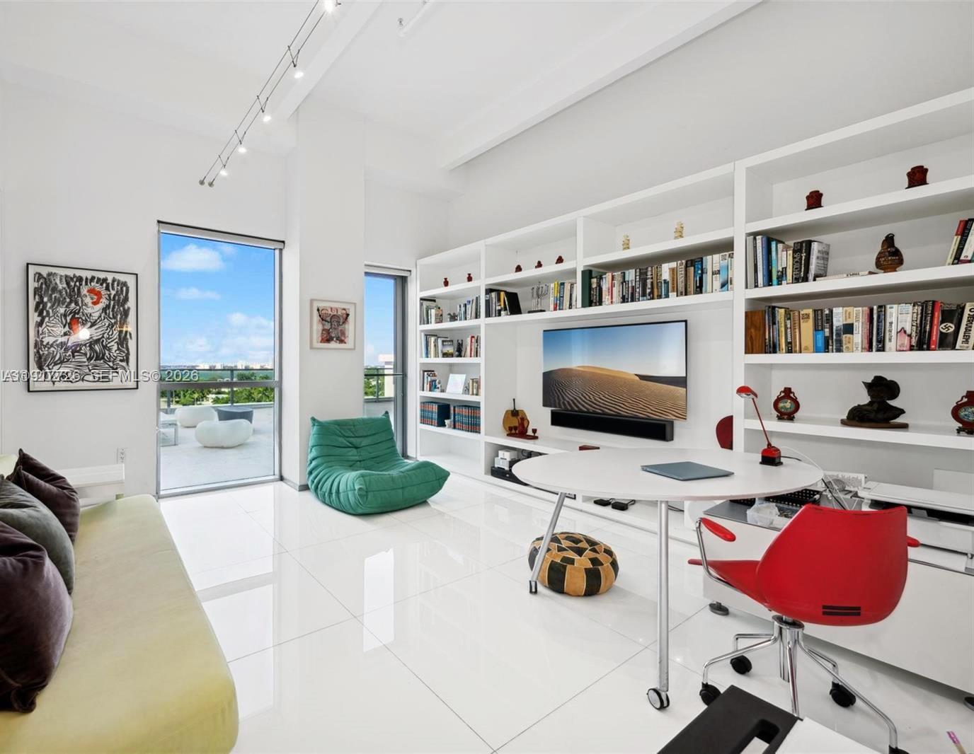 CHATHAM AT AQUA CONDO - Residential