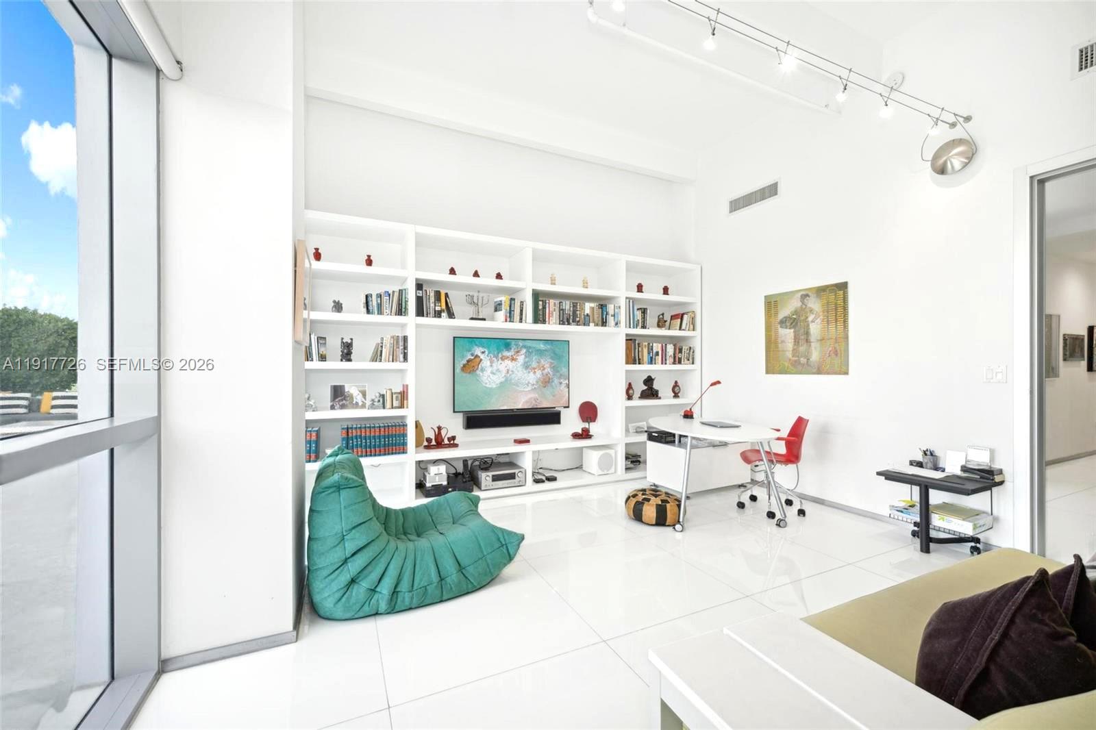 CHATHAM AT AQUA CONDO - Residential