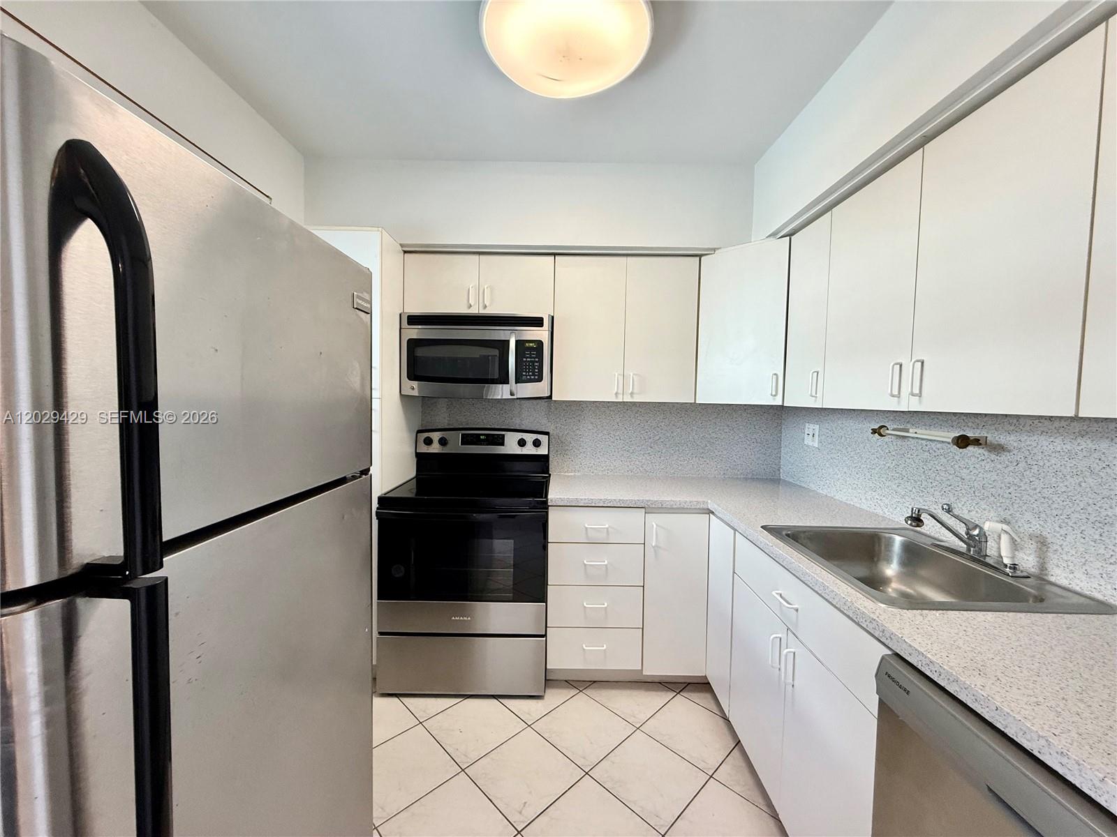 BROWNSTONE CO-OP APTS INC - Residential Lease