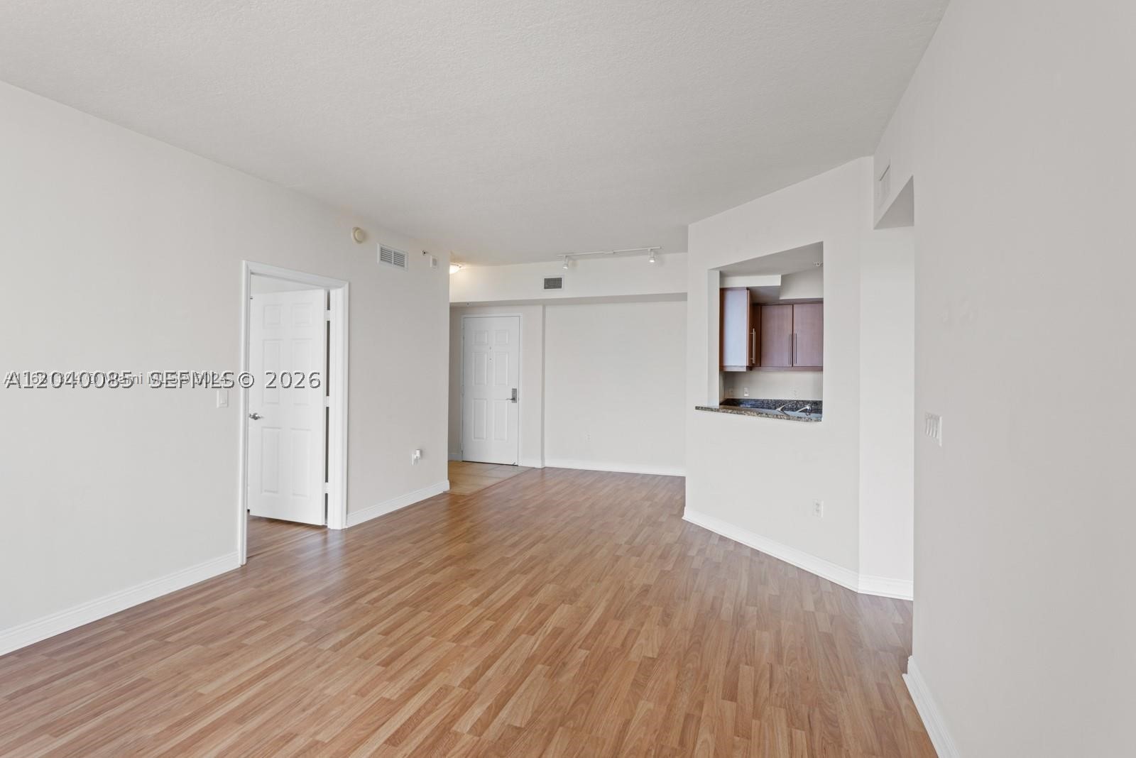 PUERTA DE PALMAS CONDO - Residential